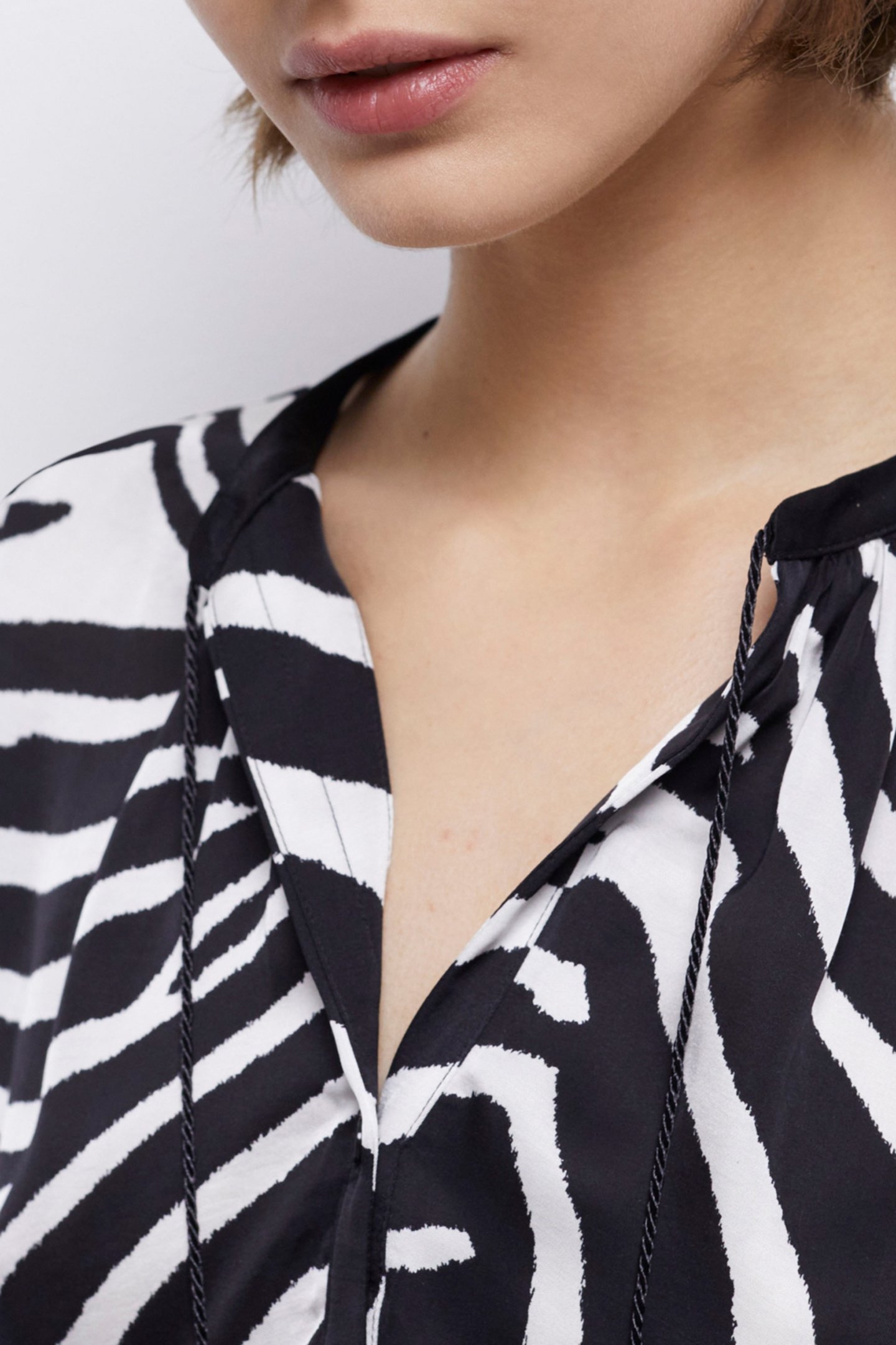 ROBE PRINT ZEBRA BLACK WHITE 6