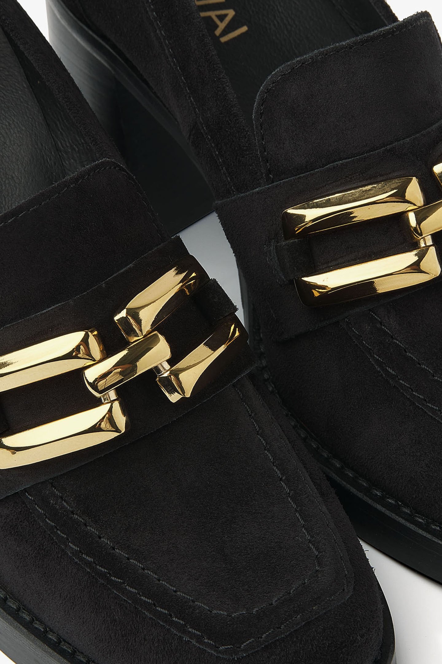 AVERY CLOVER BLACK 5