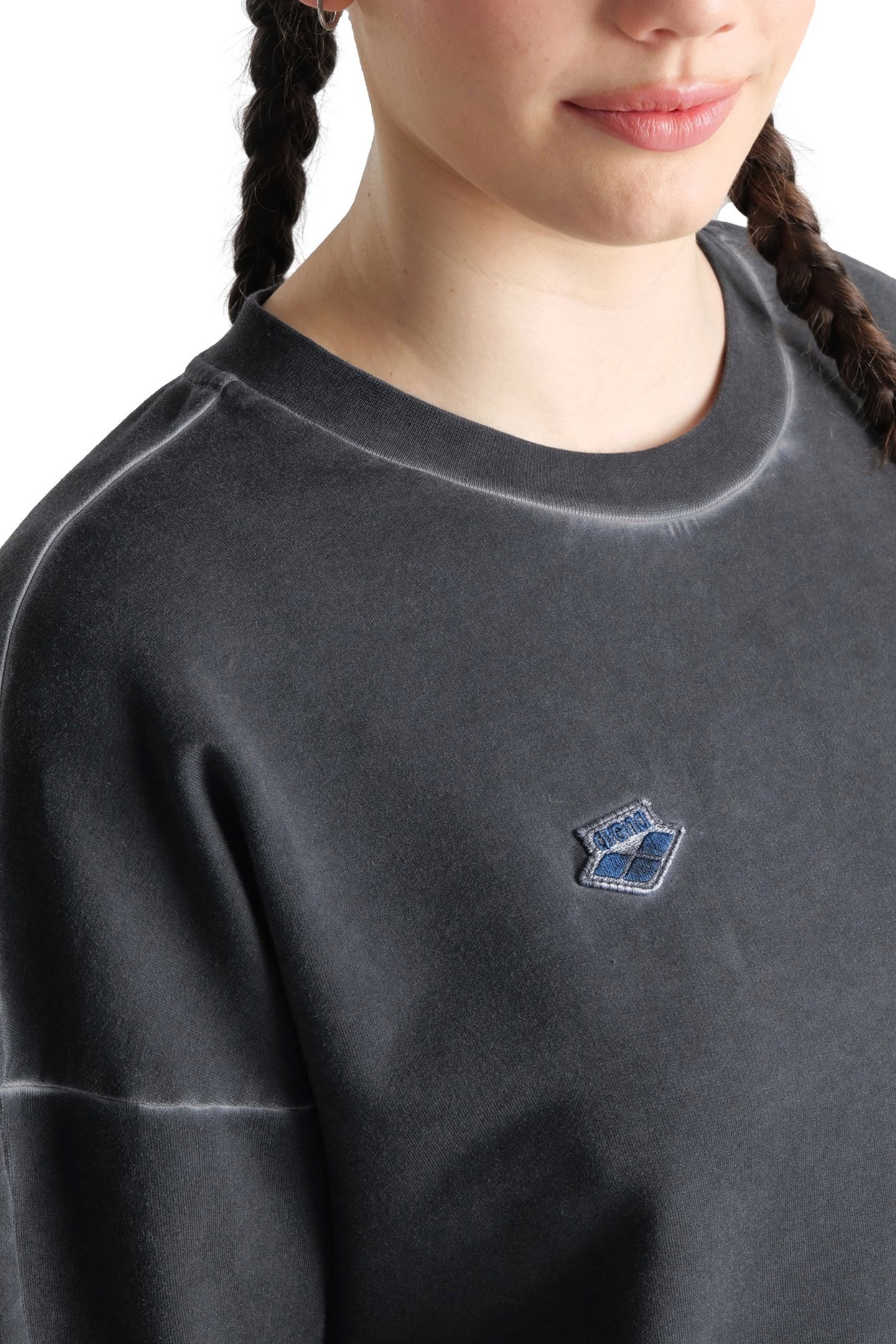 WOMEN'S ARENA ICONS OVERSIZE CREW DELAVE BLACK WHITE 4