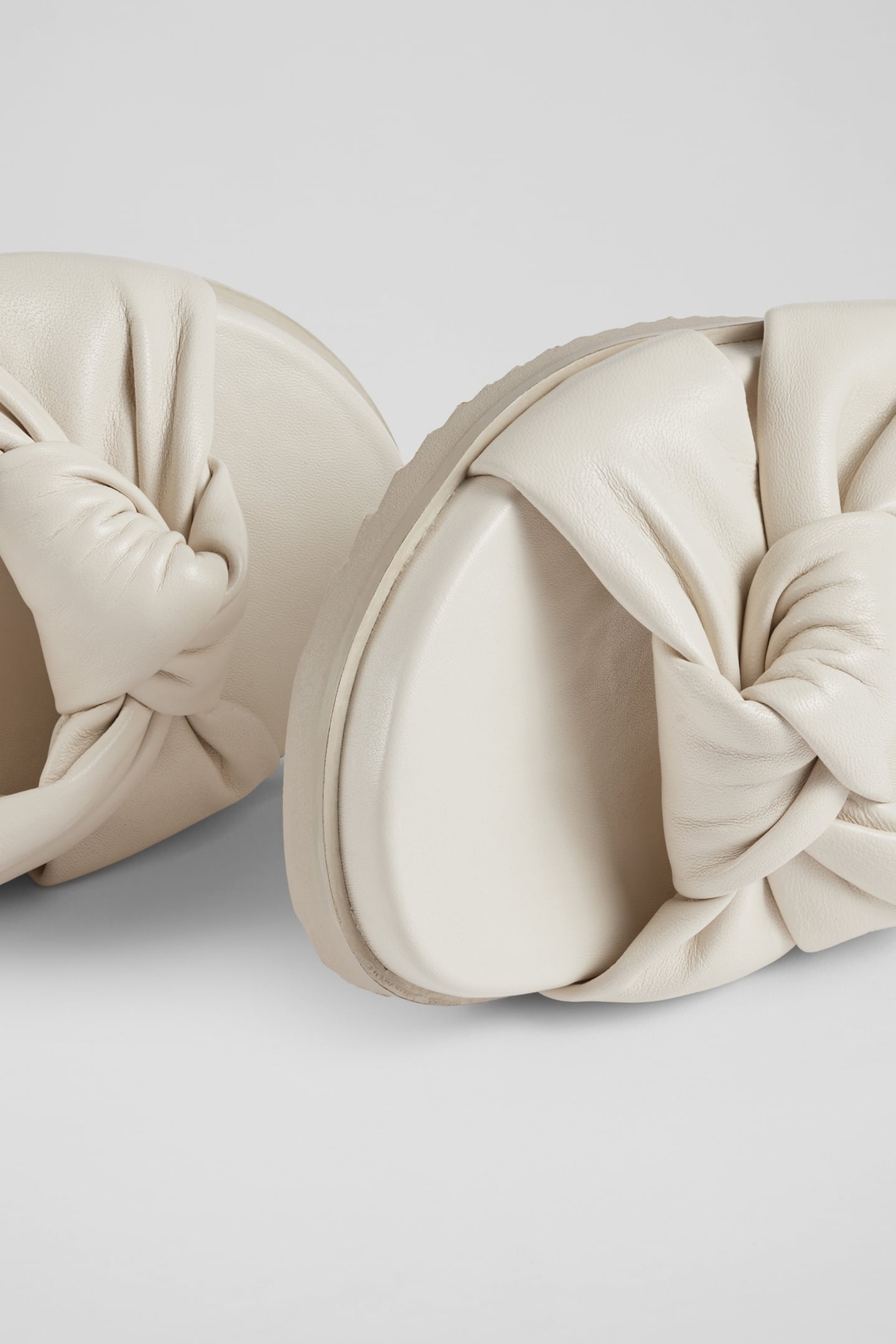 FS VALENCIA LEATHER KNOT ECRU 4