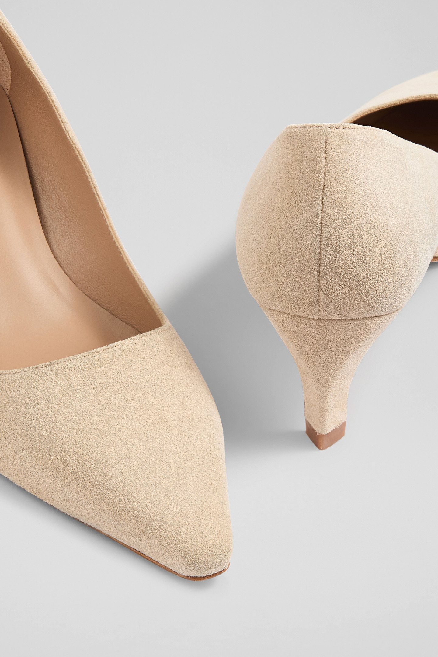 CC AVA POINTED COURT TRENCH 4