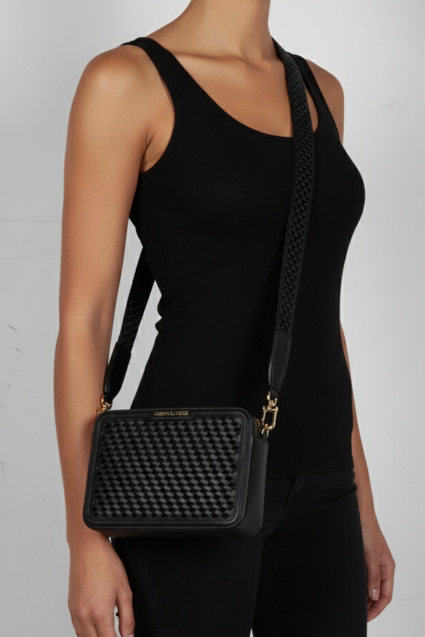 LEATHER CAMERA CROSS BODY BAG IN BLACK 1