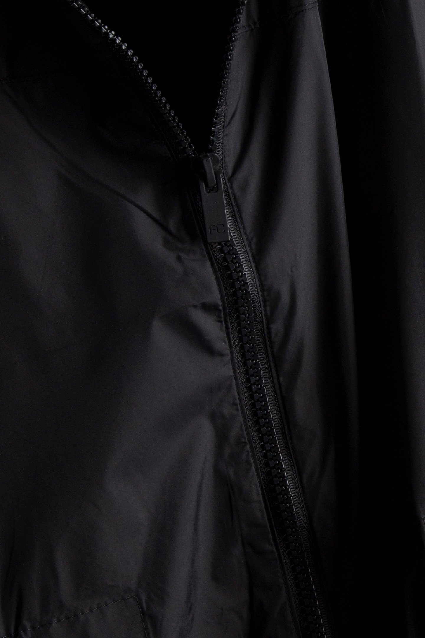 PARKA TECH BLACK 4