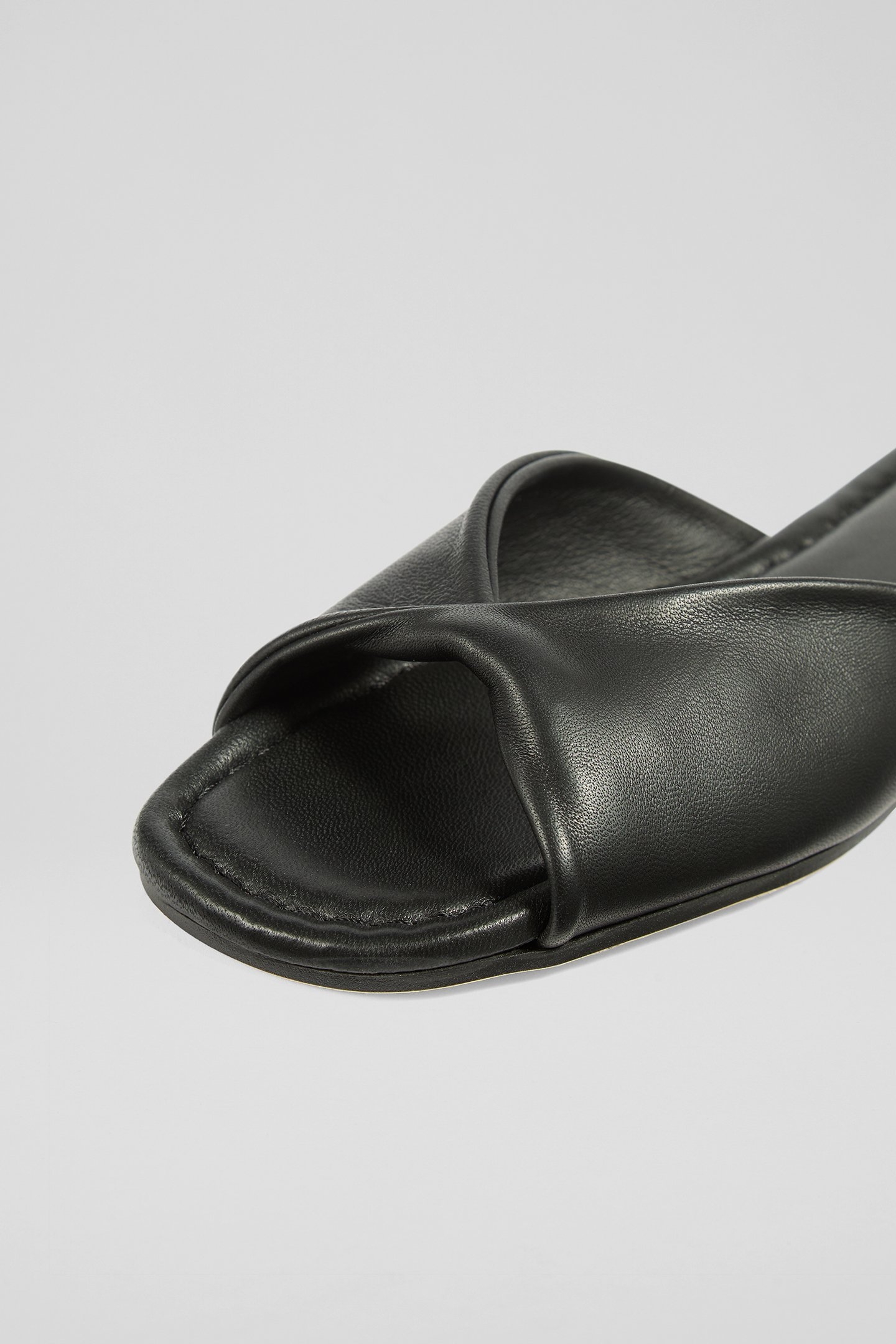 FLS CORA TWIST FRONT BLACK 4