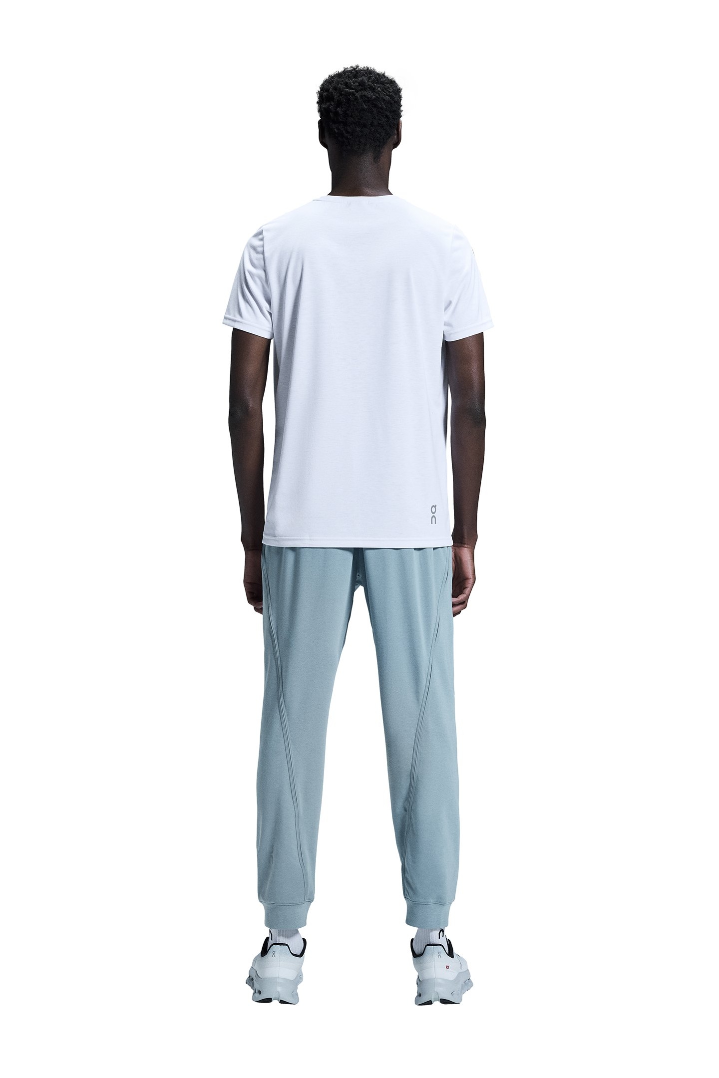 ON RUN-T GRAPHIC WHITE 4