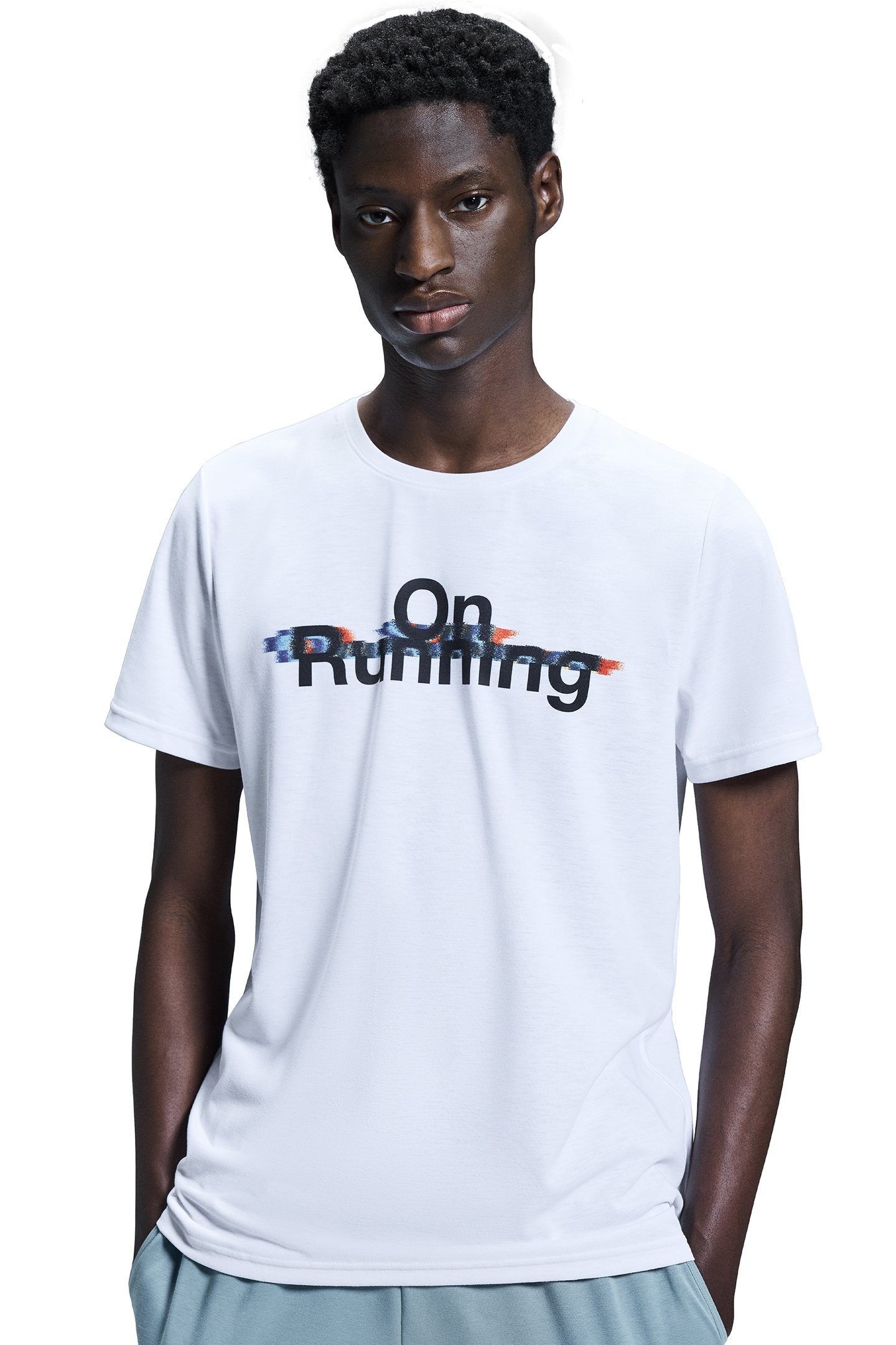 ON RUN-T GRAPHIC WHITE 1
