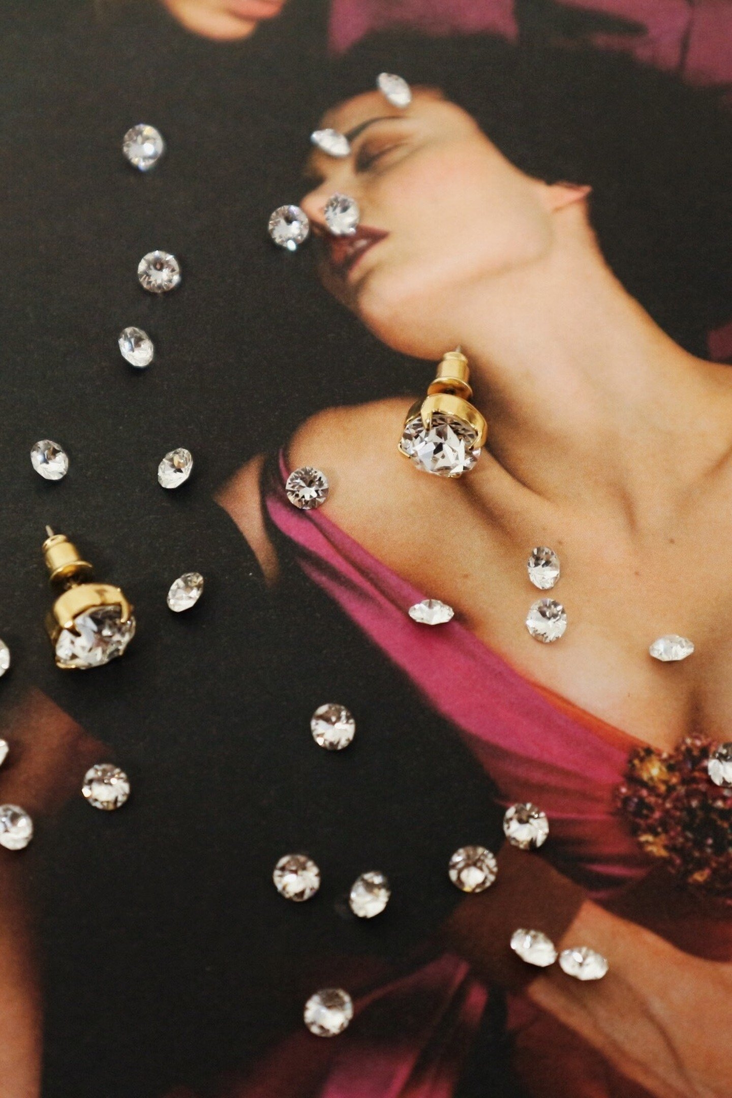 CRYSTAL GOLD EARPINS 4