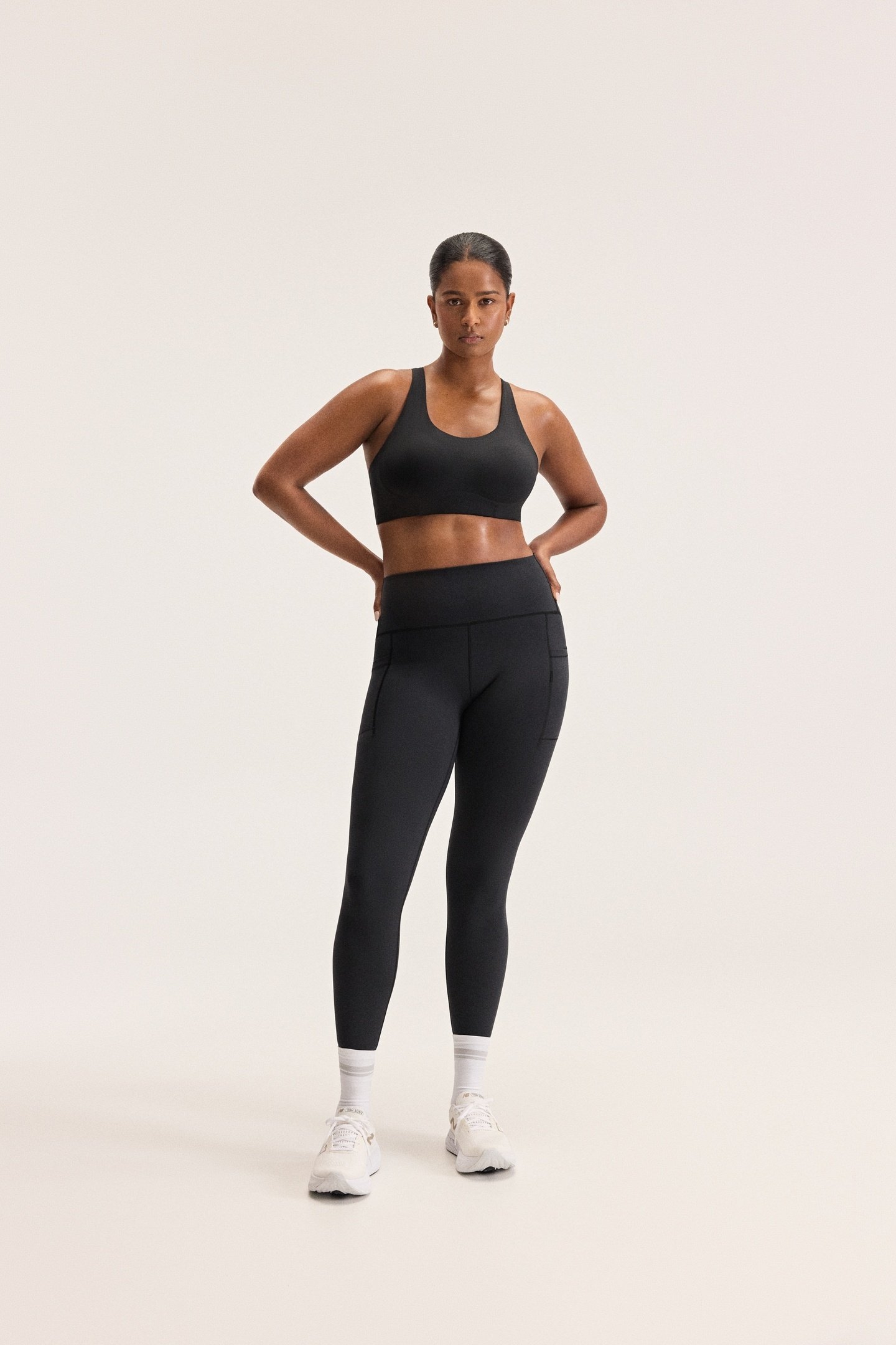 SLEEK POCKET HIGH RISE LEGGING BLACK (BK) 1