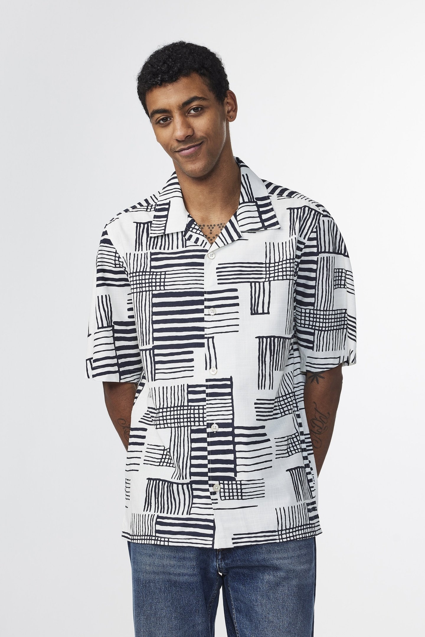 OLE SS SHIRT 5210 BLACK PRINT 3