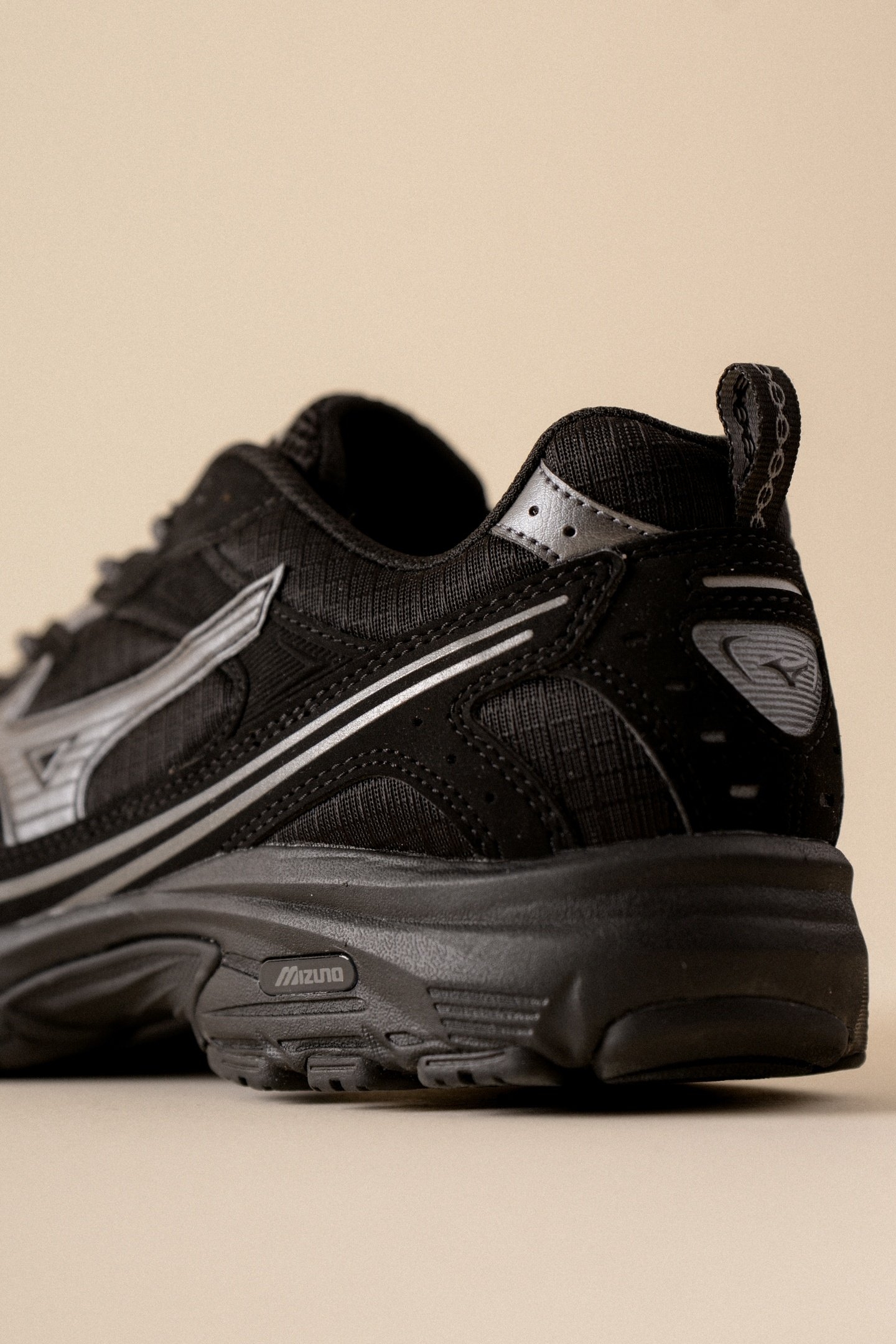 SHOE S.L.MXR UNISEX BLACK/METALLICGRAY 4