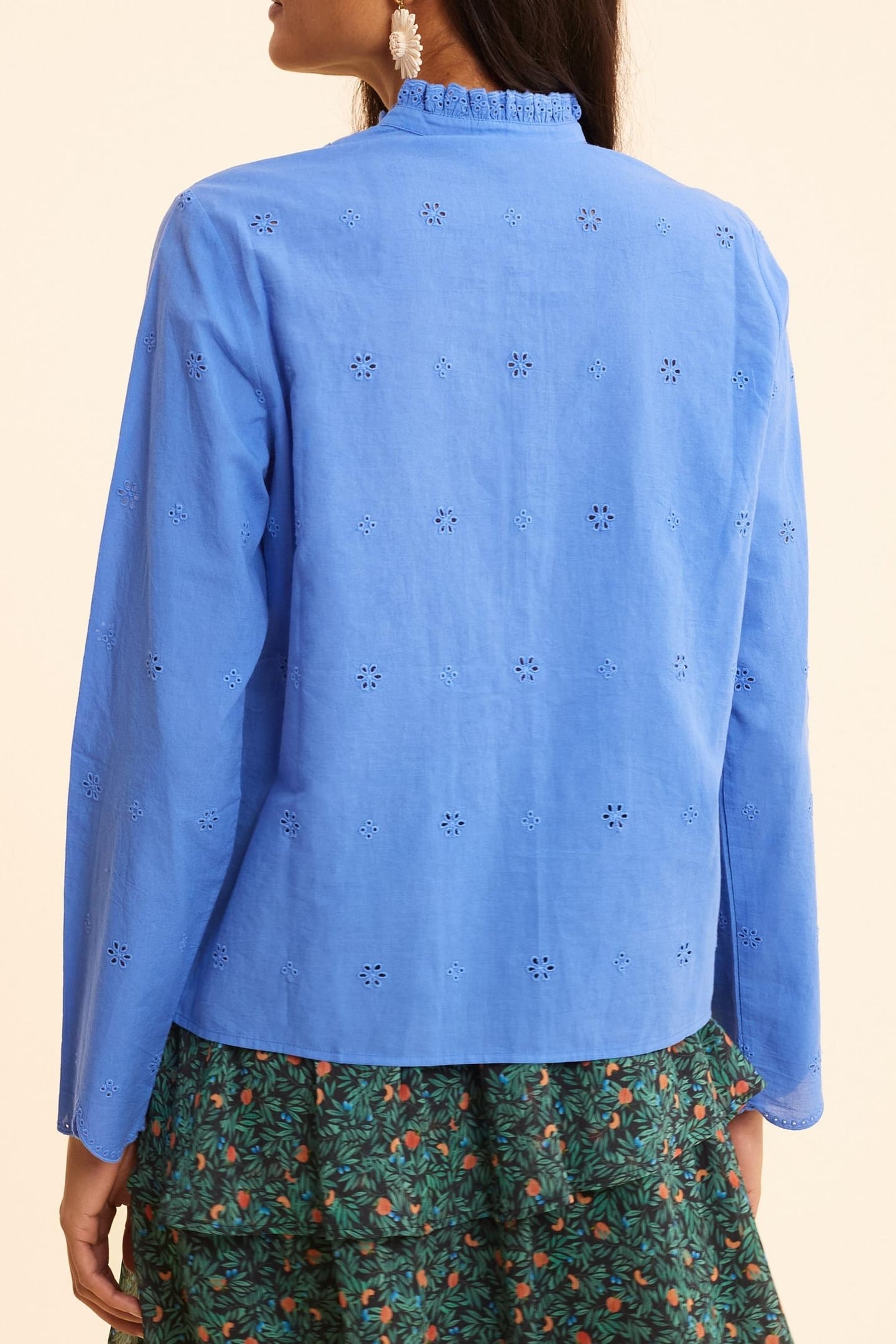 BLUE SHIRT, EMBROIDERY ANGLAISE, SEWN COLLAR BLUE CERULEUM 2