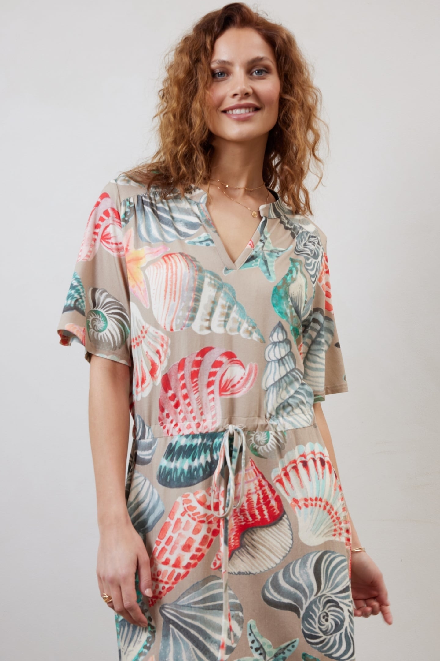 DRESS BAILY IN FEATHER GREY WITH OCEAN TREASURES PRINT 1