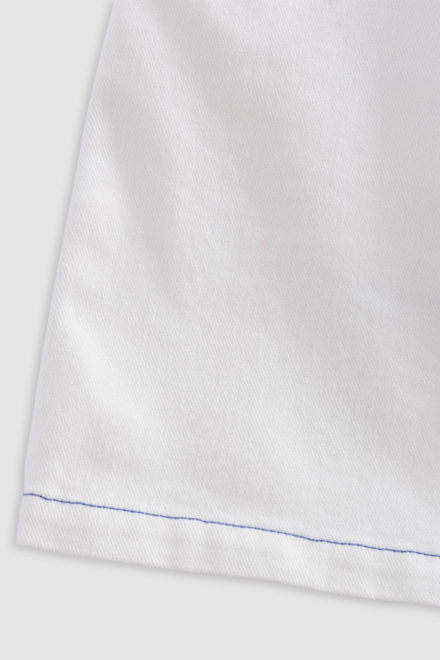 WHITE DENIM SHORTS WITH BLUE STITCHING 4