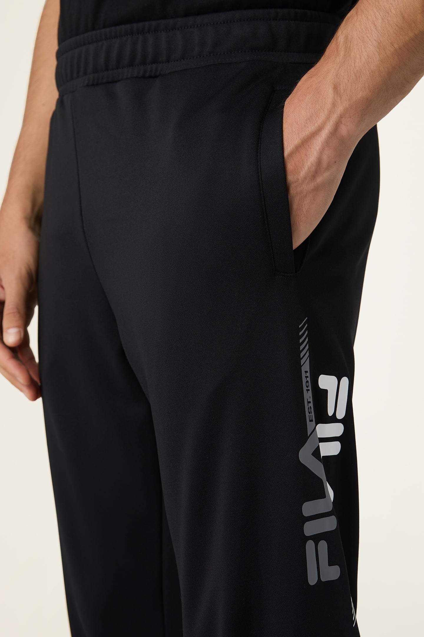 MANTA REGULAR GRAPHIC SWEATPANTS BLACK 6