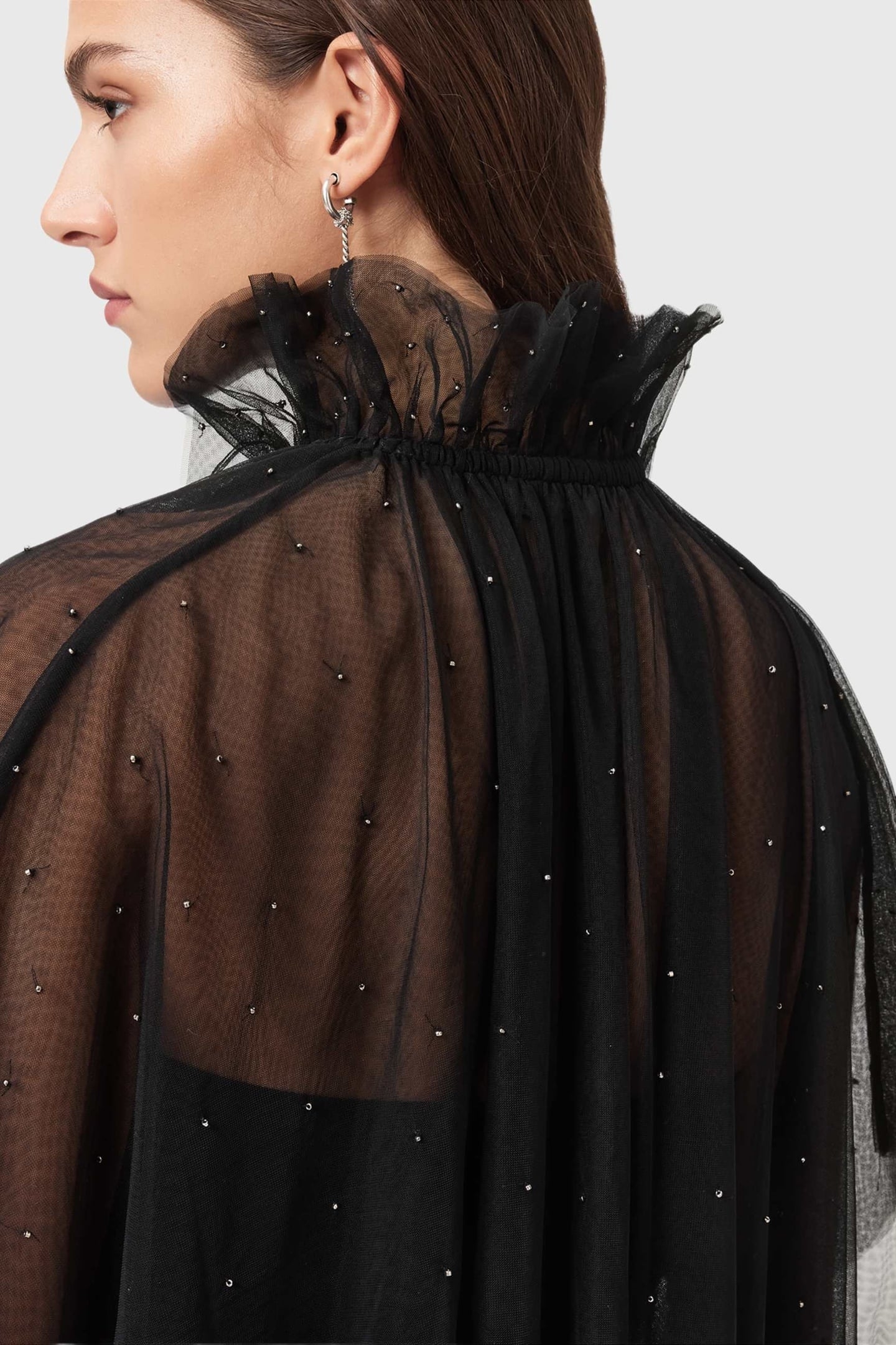 SEZ EMB TULLE CAPE BLACK 7