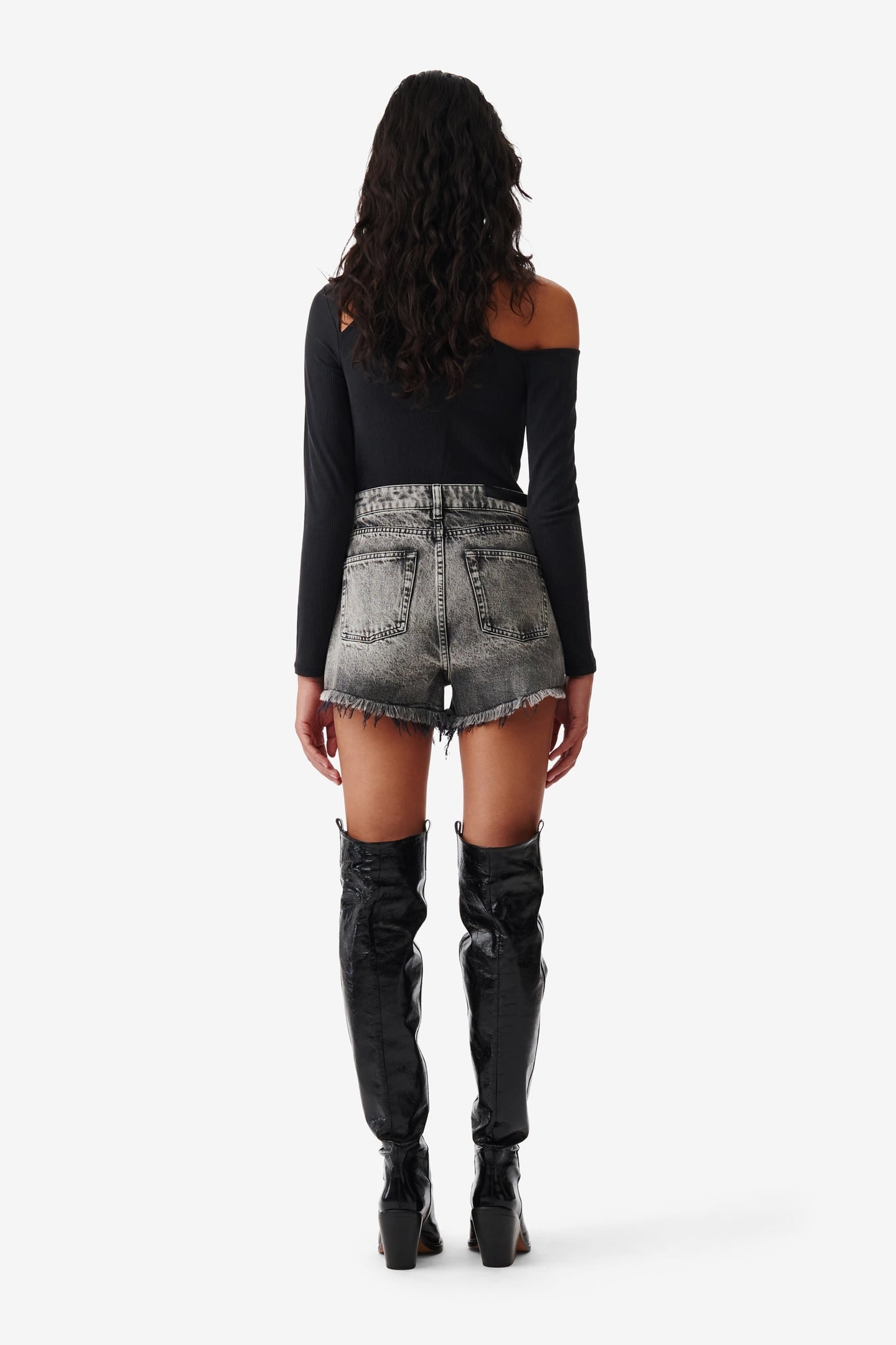 BELEM SHORT SNOW BLACK 2