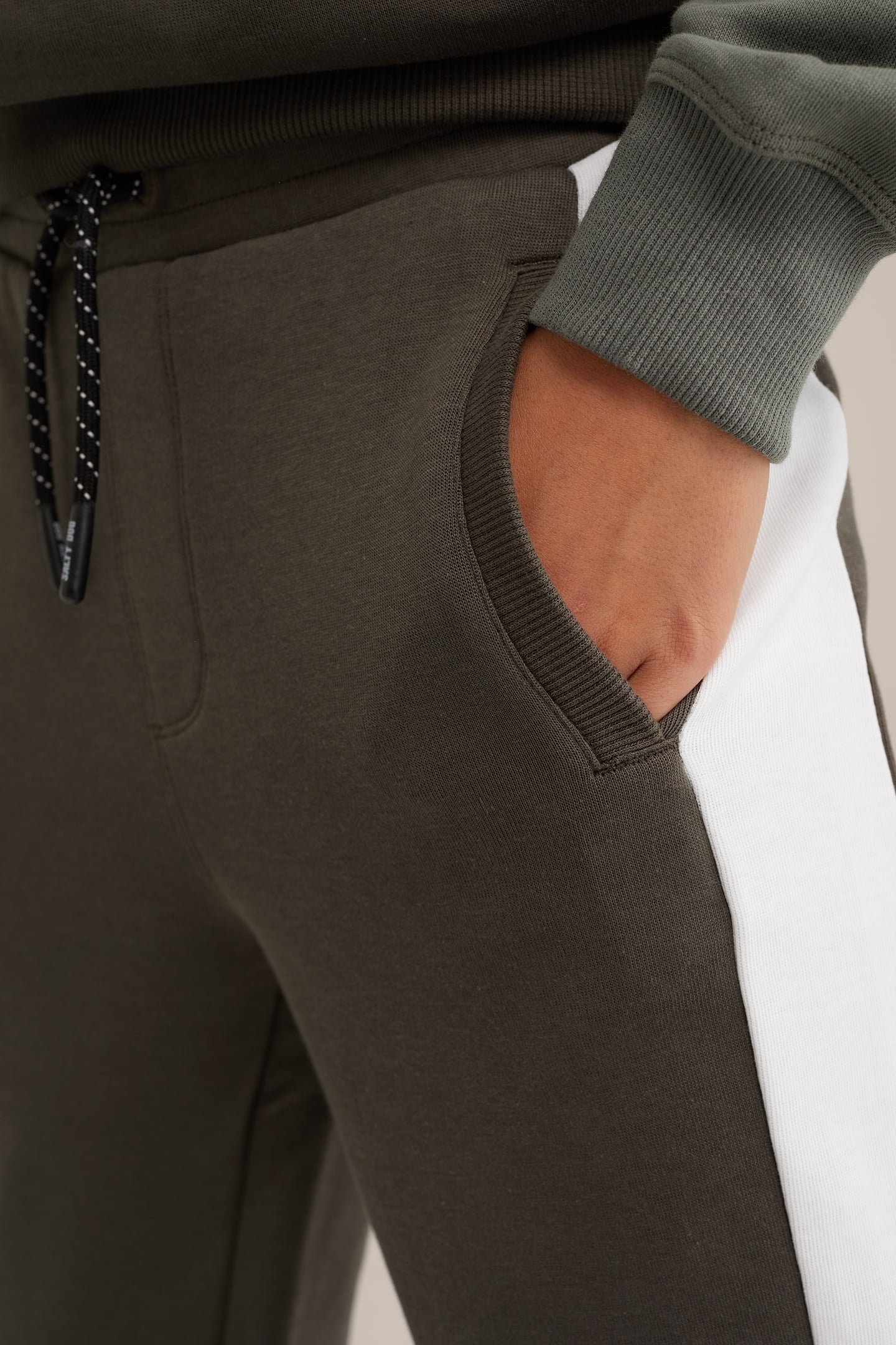 JOGGING PANTS ARMY GREEN 5