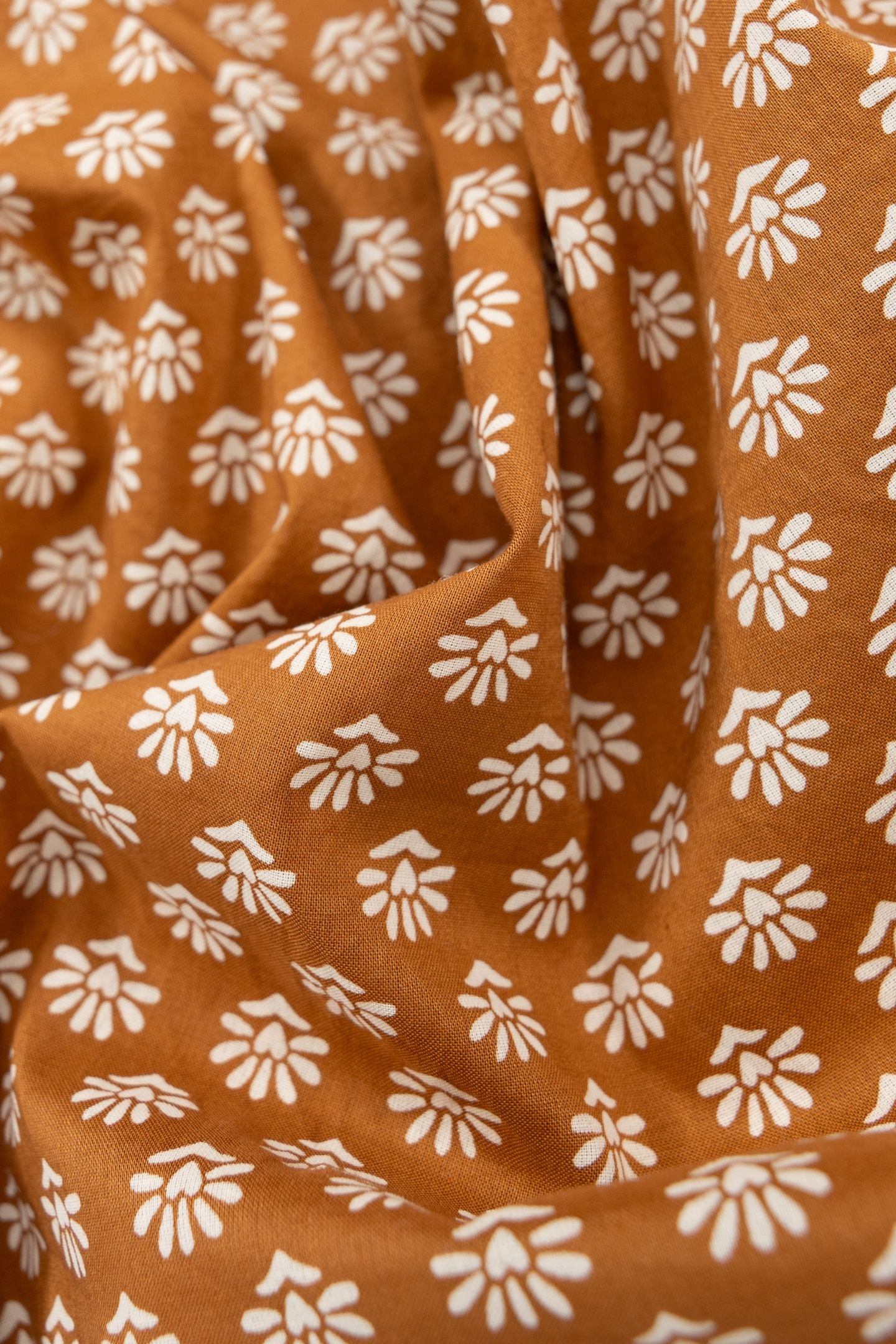 CAMEL FLORAL HEART TOP OCHRE 6