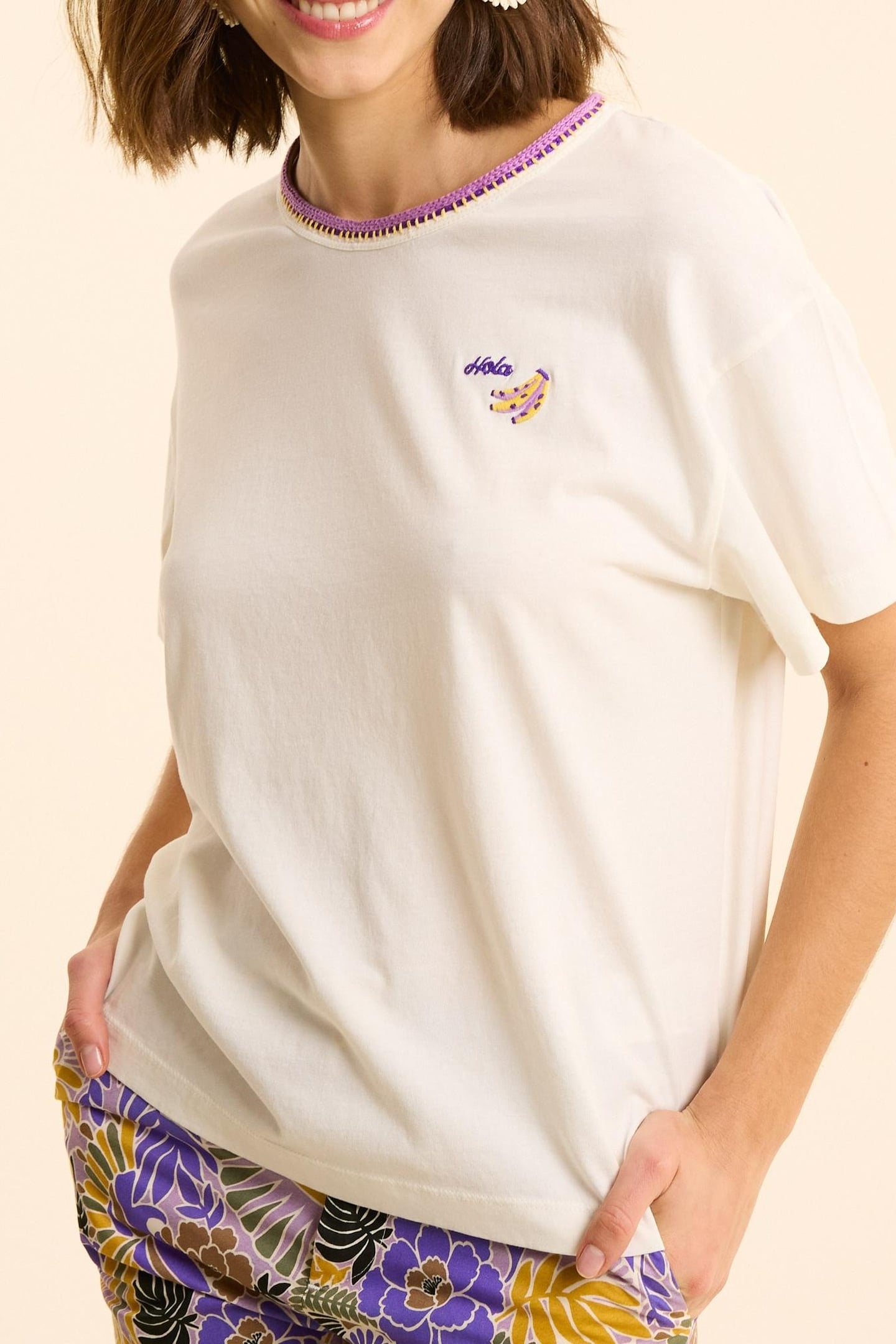 WHITE T-SHIRT WITH EMBROIDERED COLLAR ECRU 1