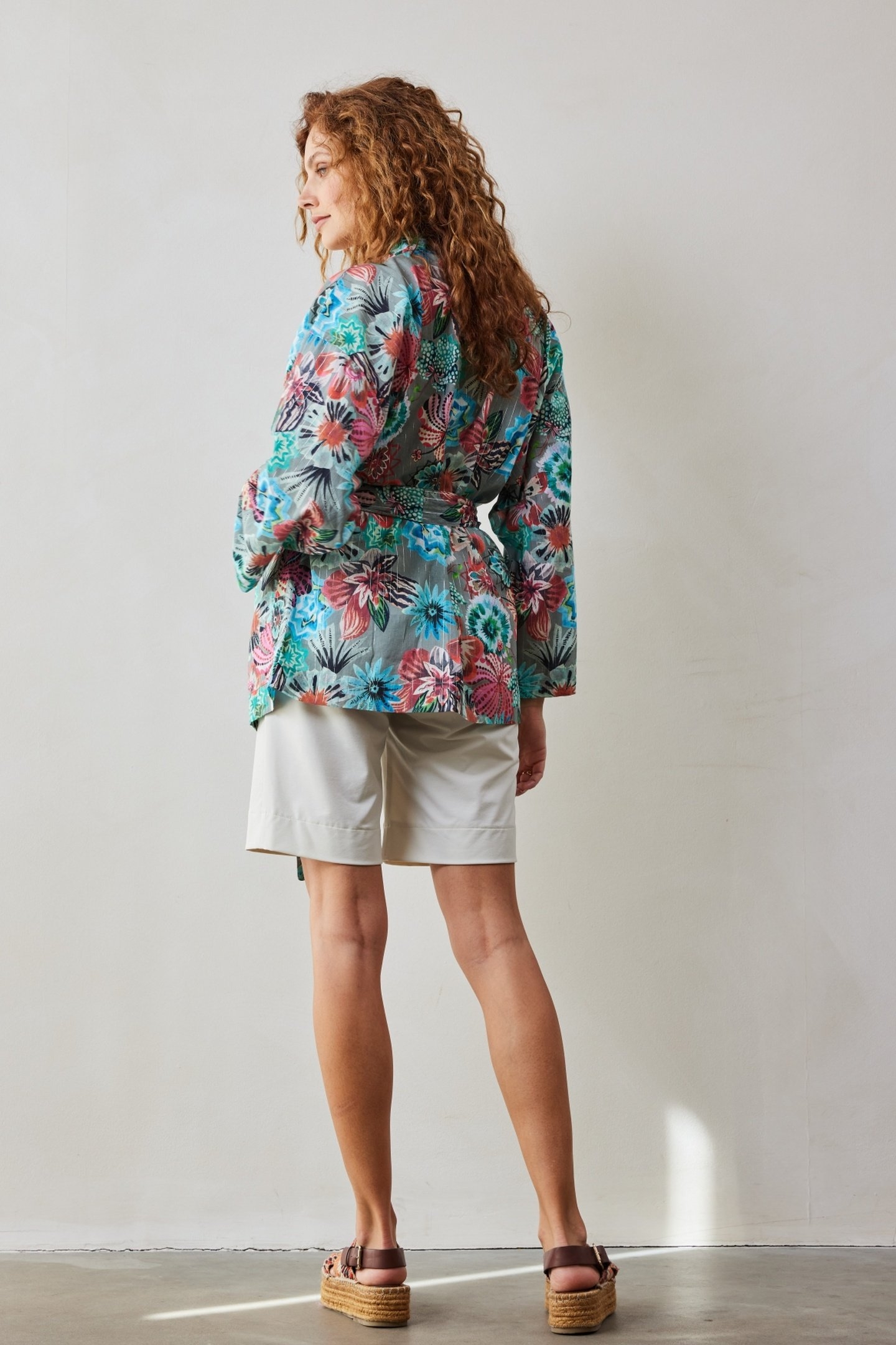 KIMONO IN GRANITE GREEN WITH FLORAL MEDLEY PRINT 5
