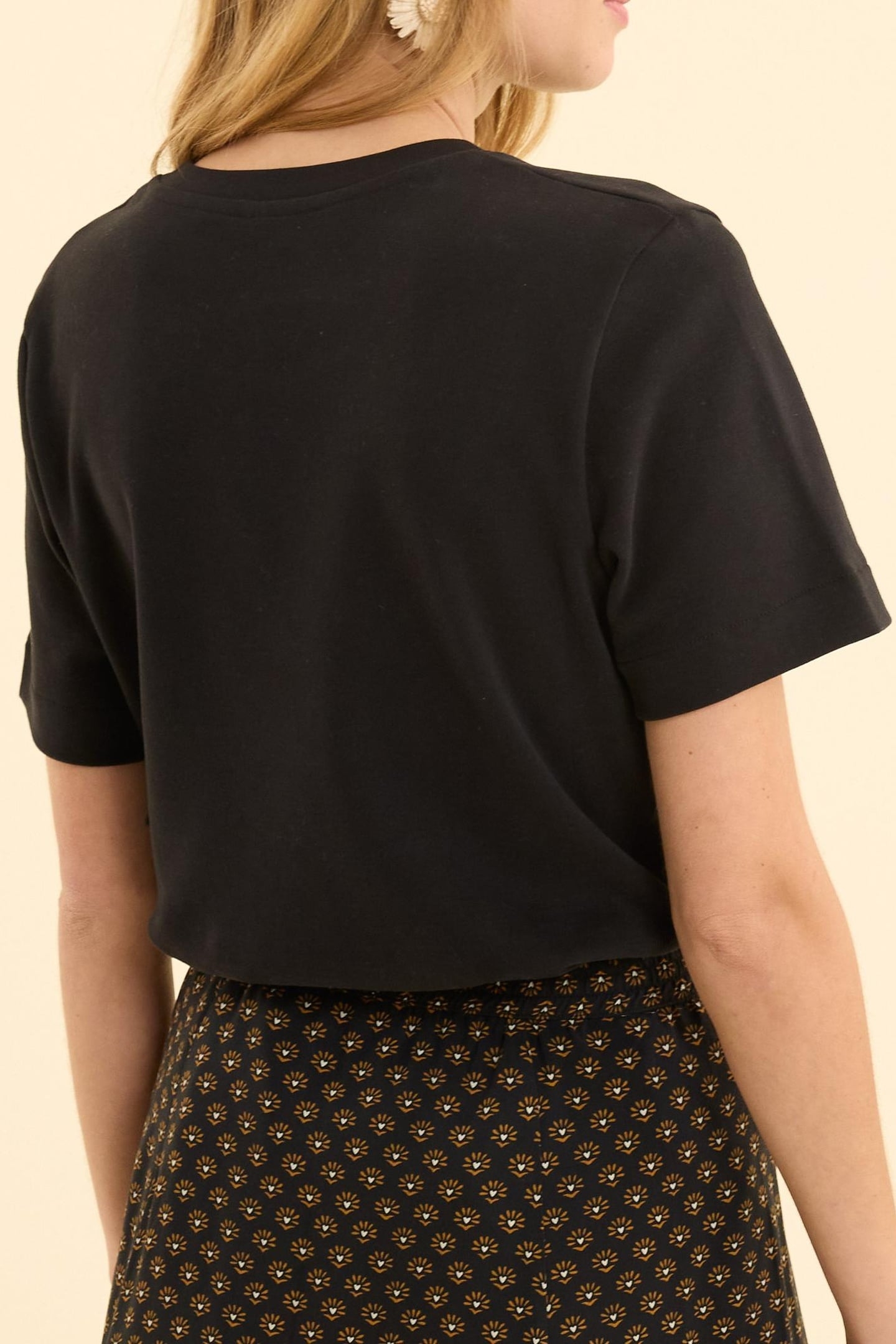 SHORT-SLEEVED BLACK T-SHIRT WITH CAMEL MESSAGE BLACK 4