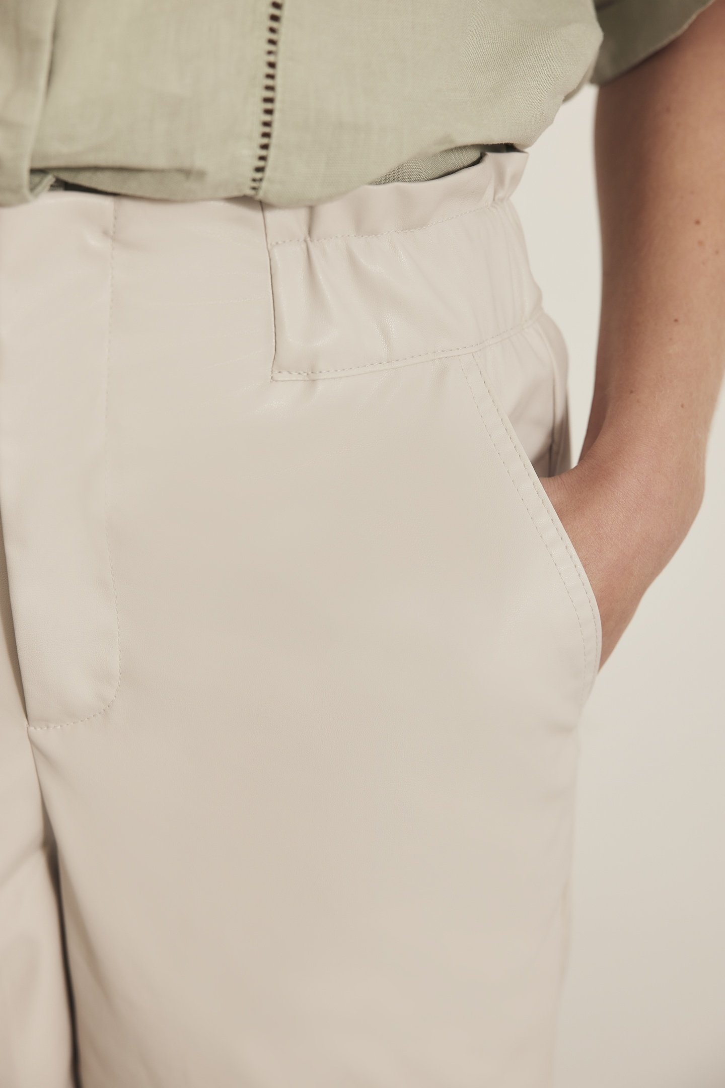 ALOIS SHORTS GREIGE 5