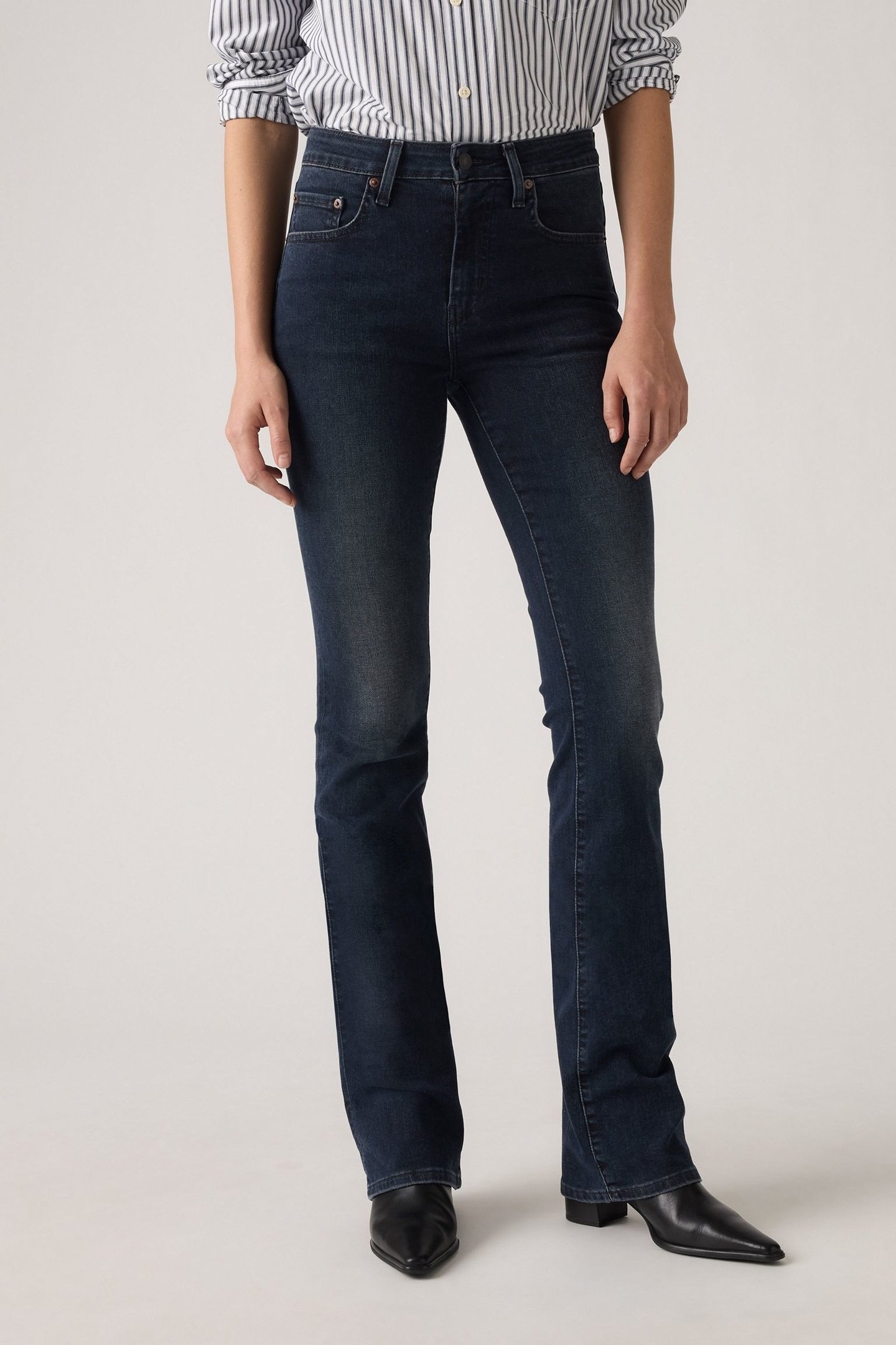 725 HIGH RISE BOOTCUT STUCK IN THE SAND 1