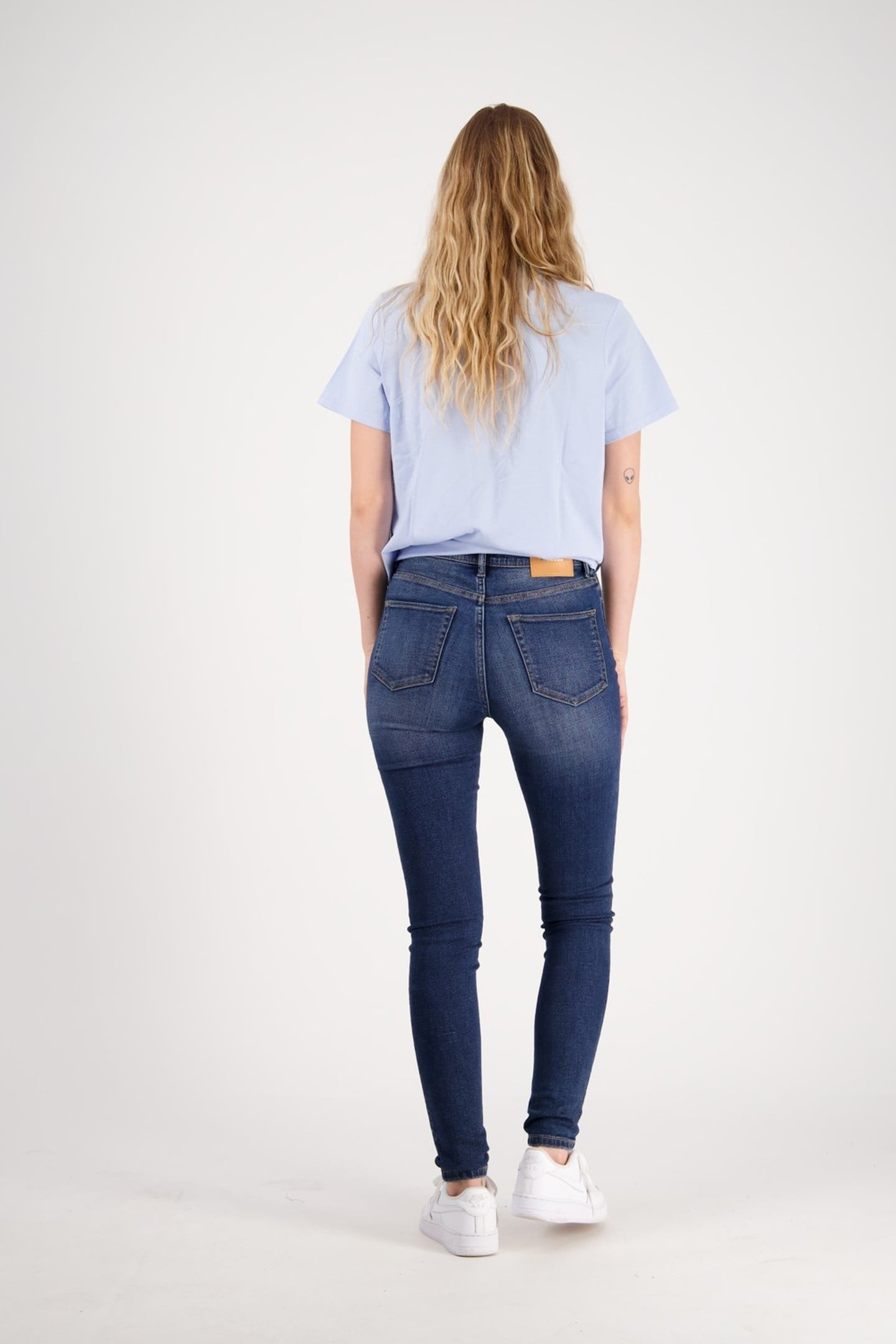 HANNAH SHORT SLEEVE SKY LIGHT BLUE 3