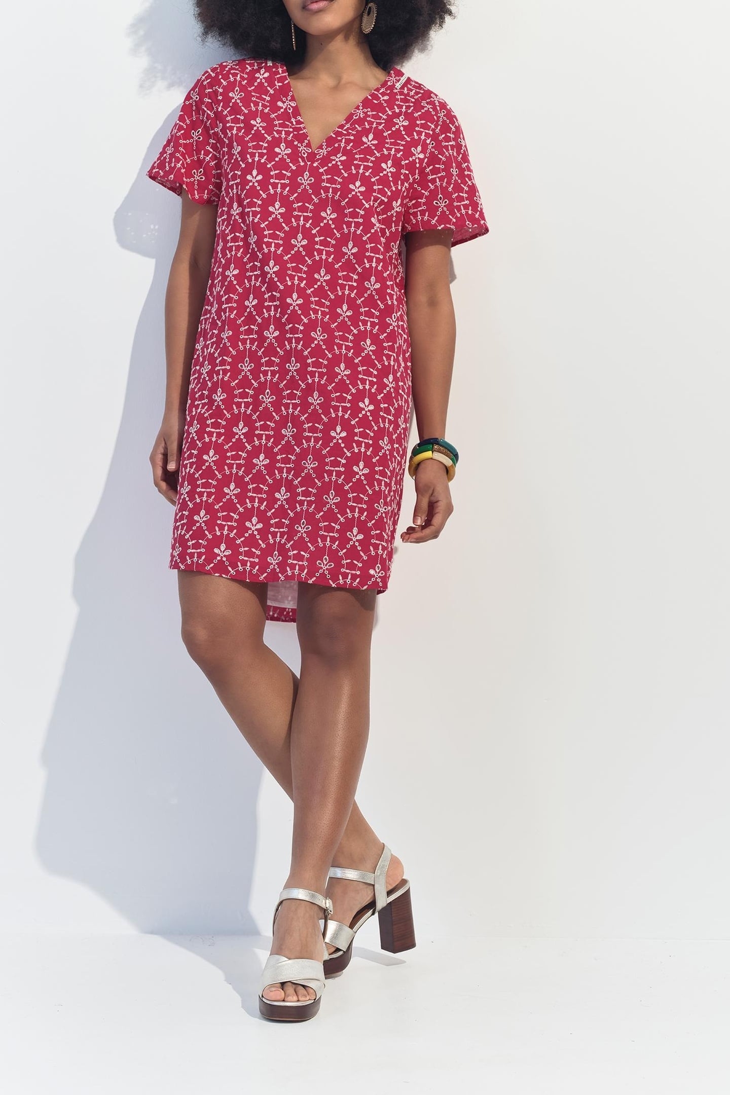 REKO - PINK DRESS WITH ALL-OVER EMBROIDERY 2