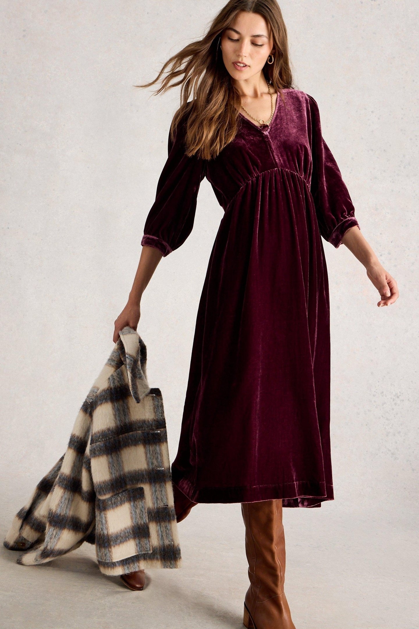 LUCY VELVET DRESS DARK PLUM 5