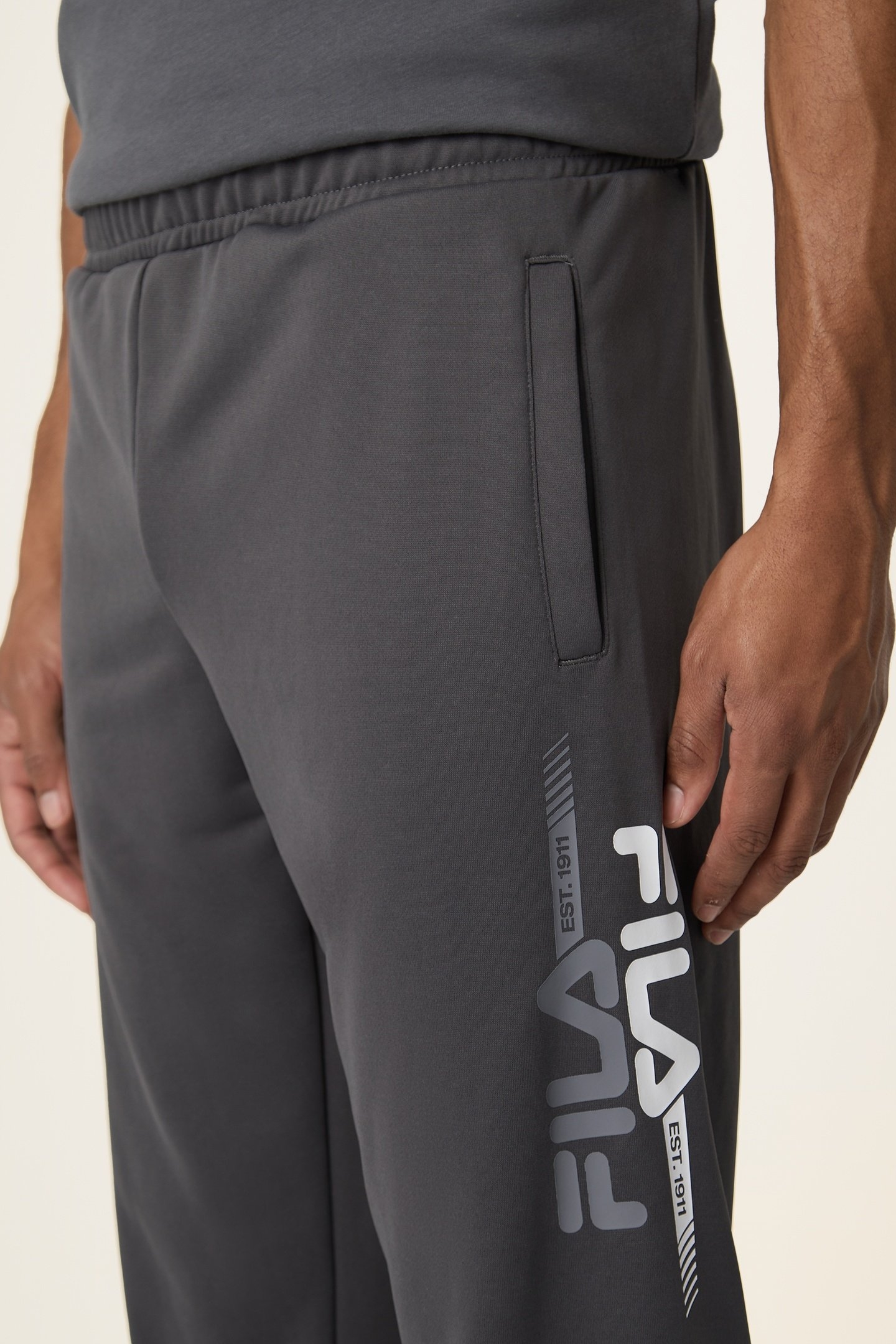 MANTA REGULAR GRAPHIC SWEATPANTS DARK SHADOW 6