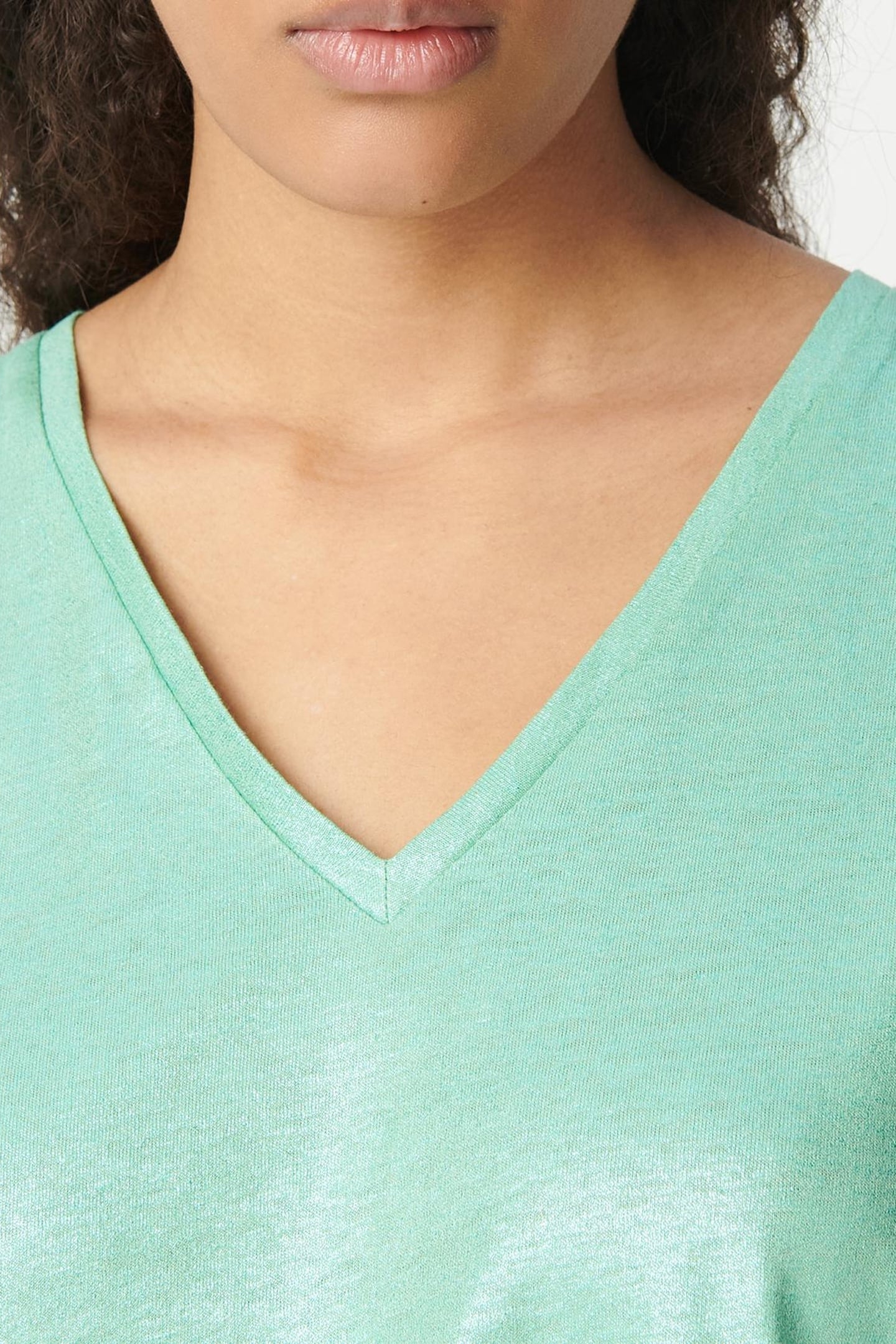 GREEN V-NECK IRIDESCENT KNIT TEE 5