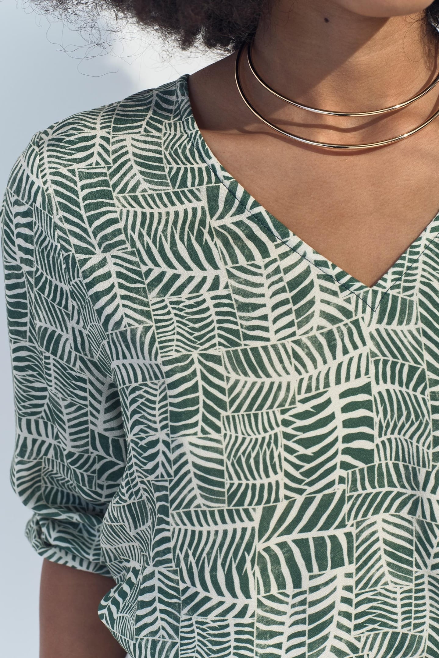 CASSIA - GREEN BLOUSE WITH TROPICAL CHIC PRINT 6