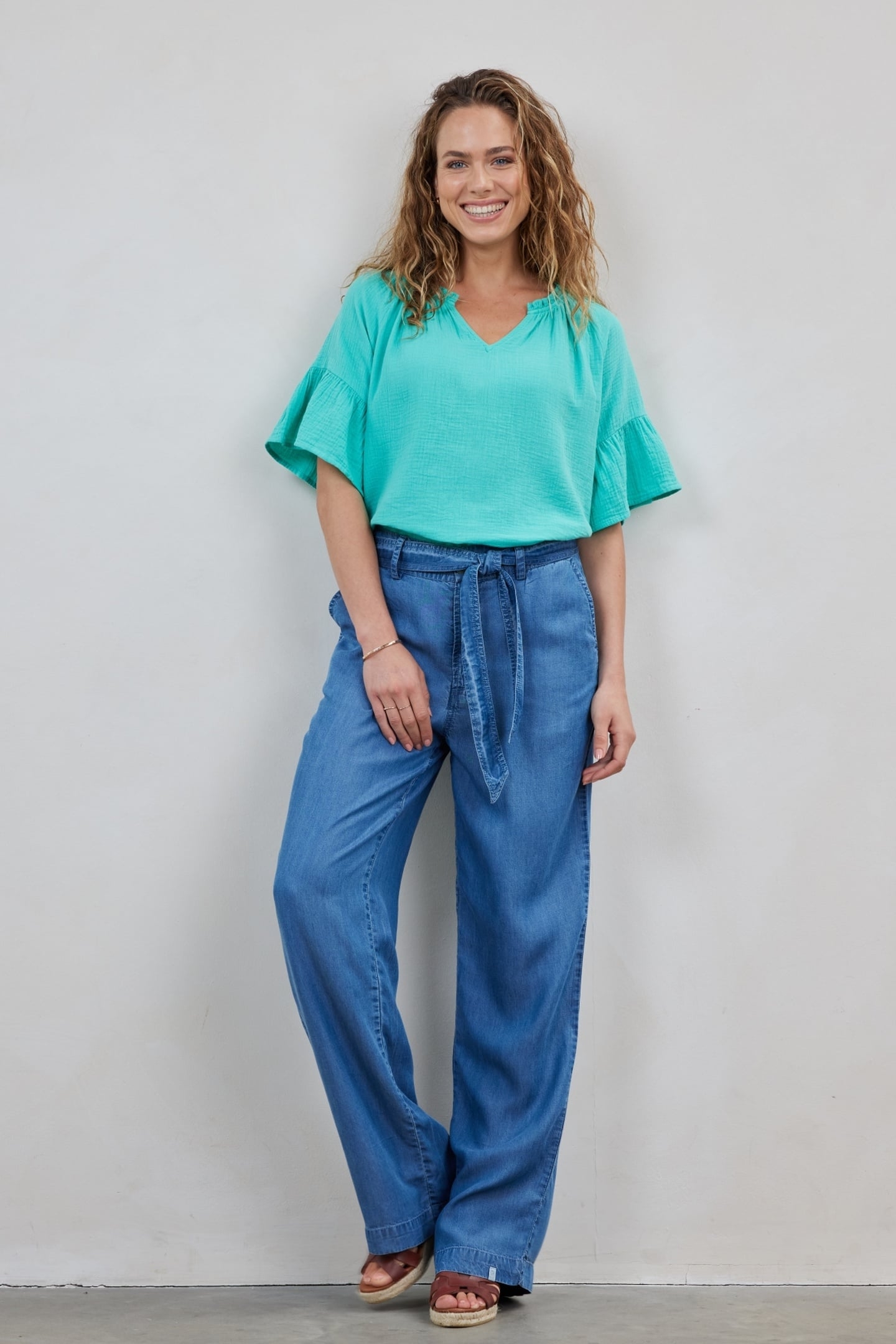 PANTS JULIA IN DENIM MID BLUE 1