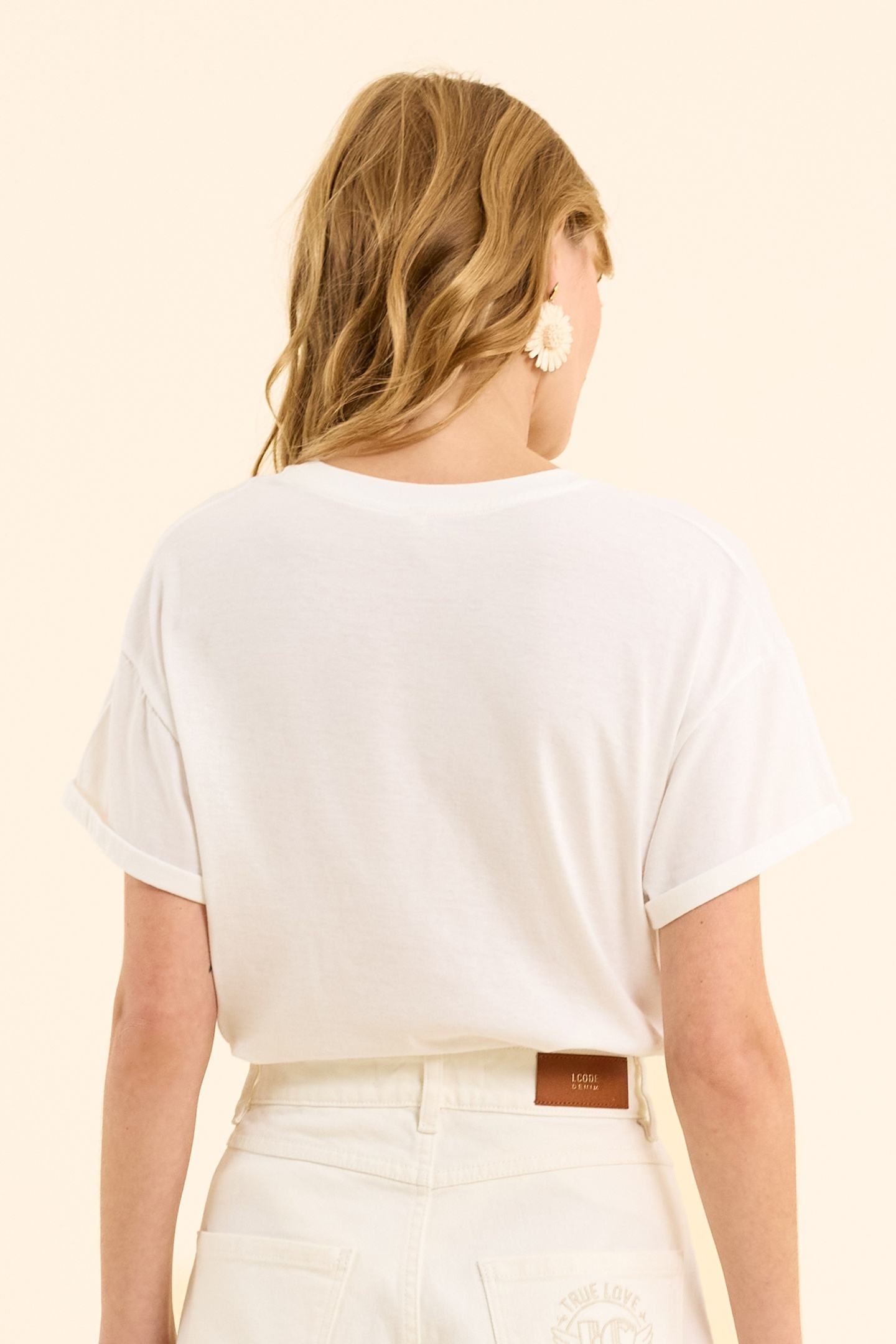 WHITE T-SHIRT WITH MESSAGE ON STRIPES SUNBURN 3