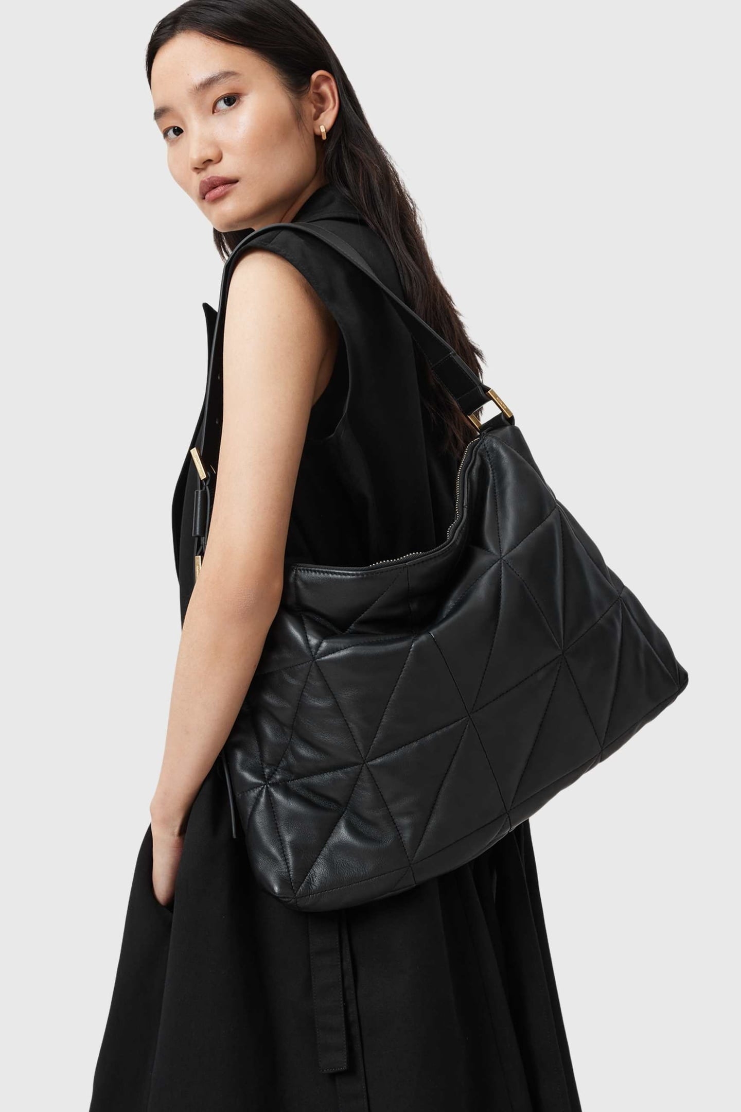 EDBURY QUILT SHLDR BLACK 1