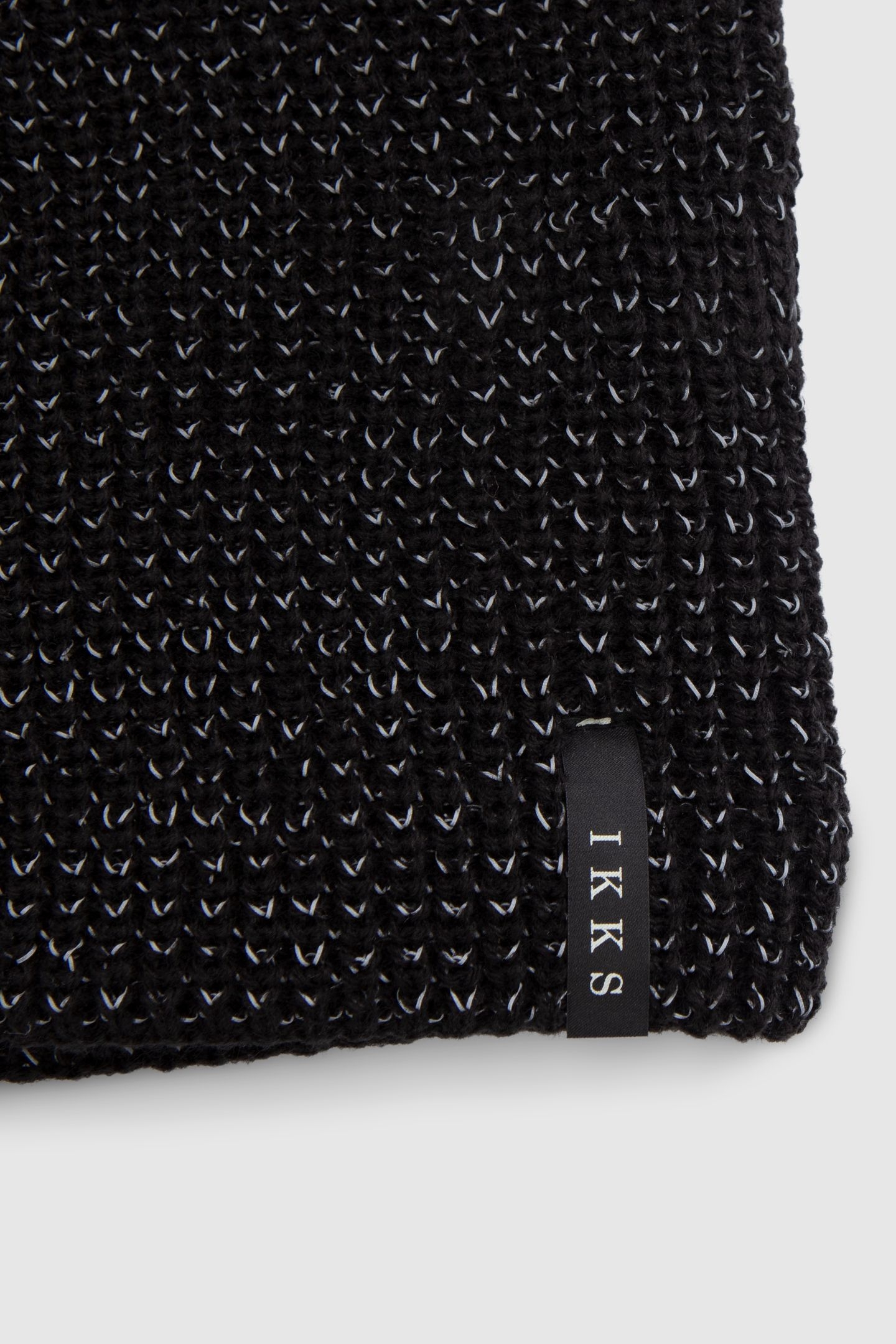 REFLECTIVE BLACK KNIT SNOOD 3