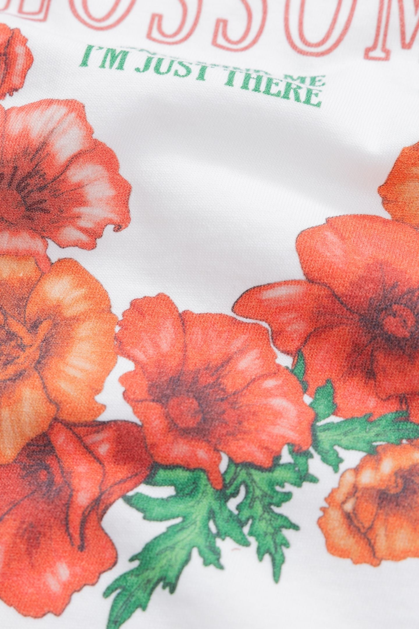 WHITE CREW NECK T-SHIRT WITH FLOWER SLOGAN IMAGE 4