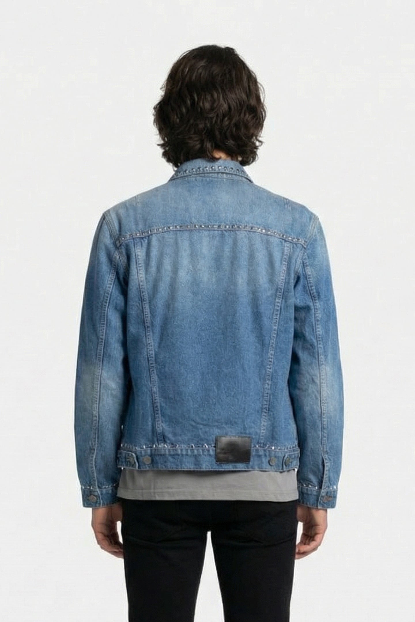 ARTU OUTERWEAR LIGHT BLUE WORN 2