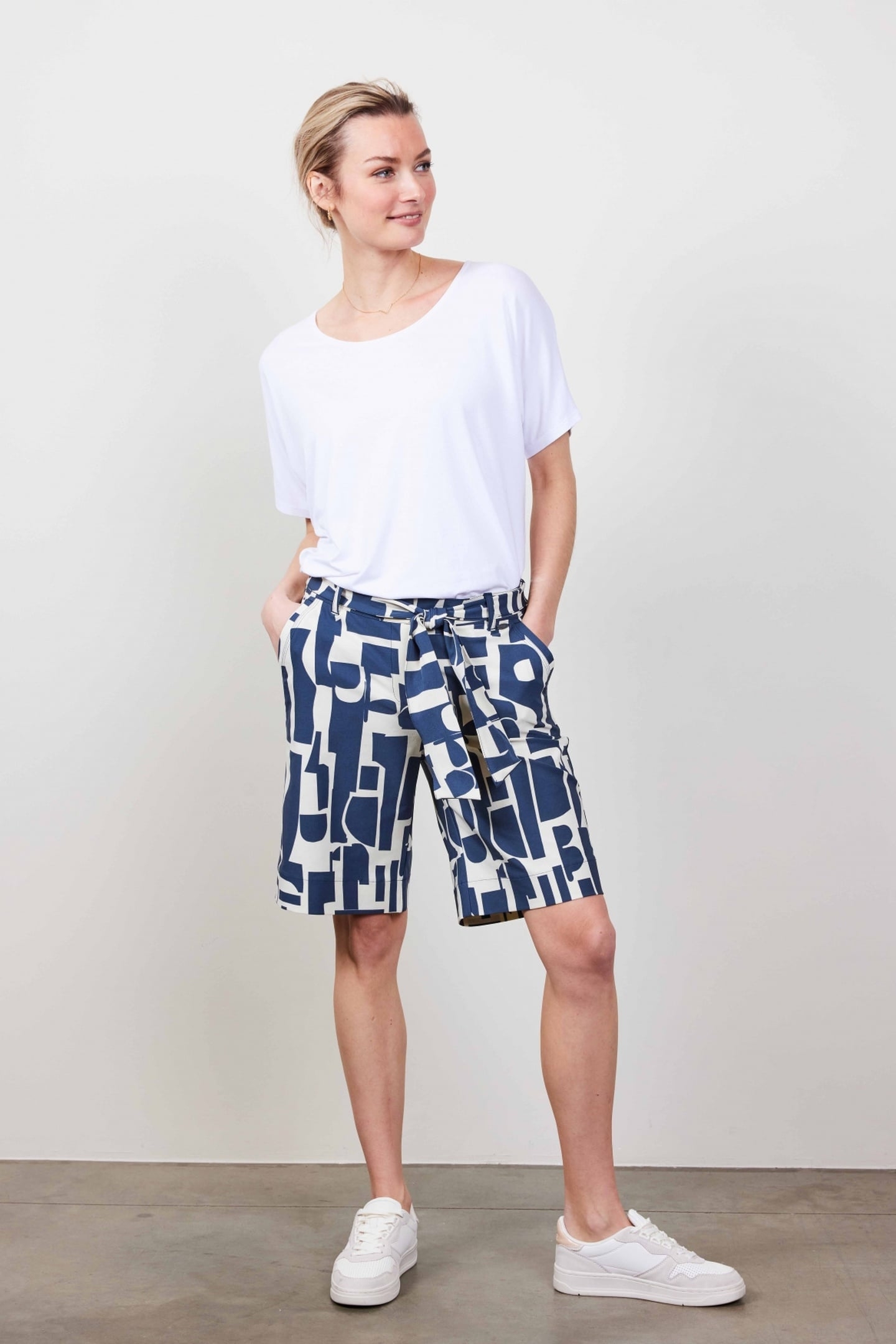 TRAVEL BERMUDA URBAN PRINT IN DARKBLUE WITH GALAXY PRINT 1