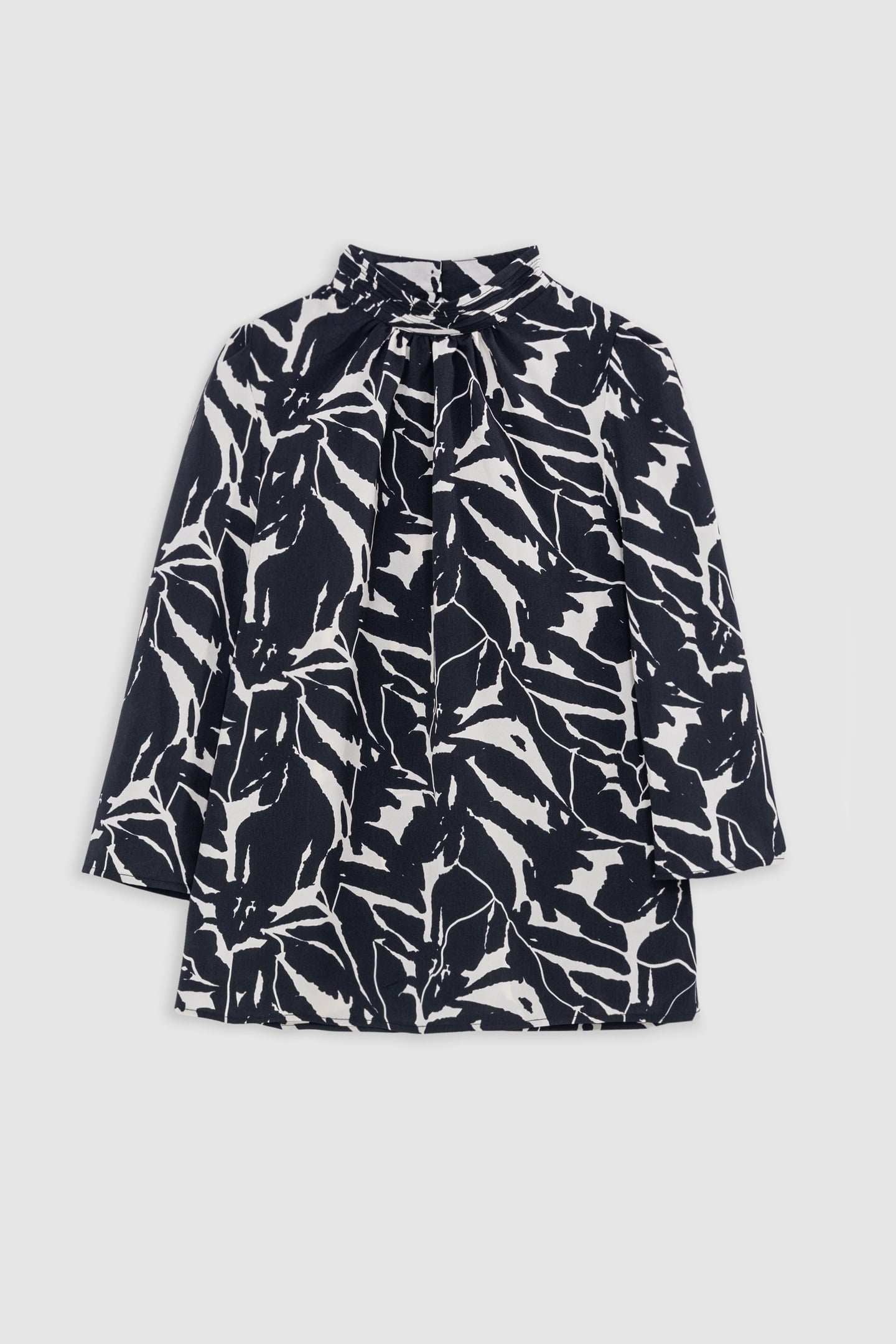 BLACK FLOWING BLOUSE WITH ZEBRA FLOWER PRINT 4