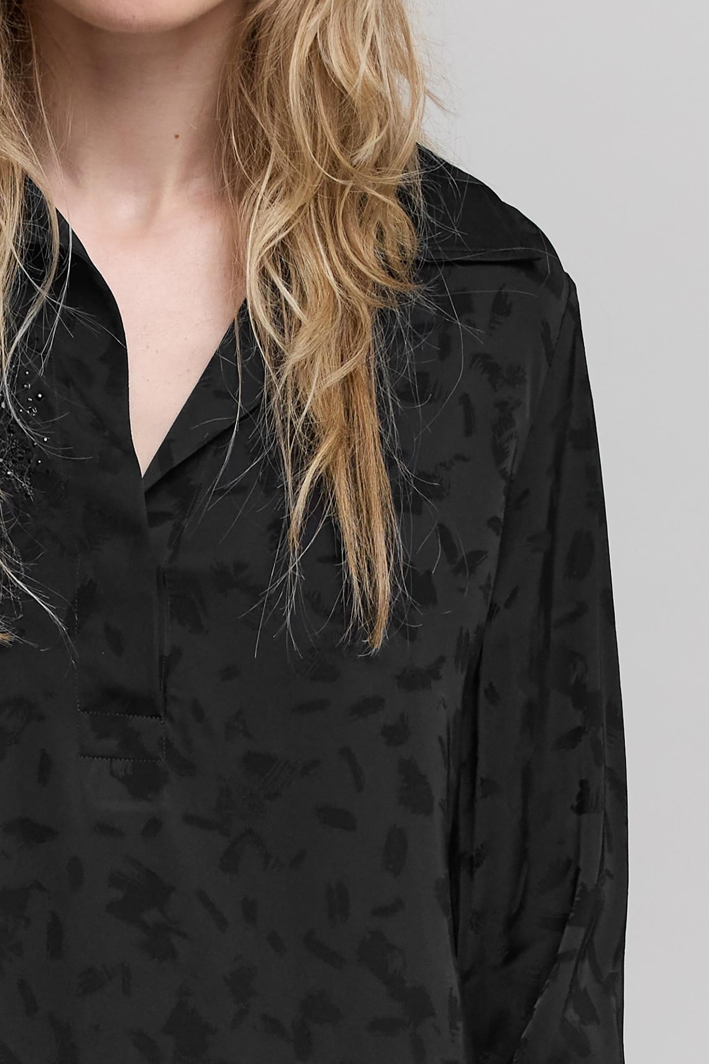 BLACK JACQUARD DRESS WITH ARTY EMBROIDERY MOTIF 6