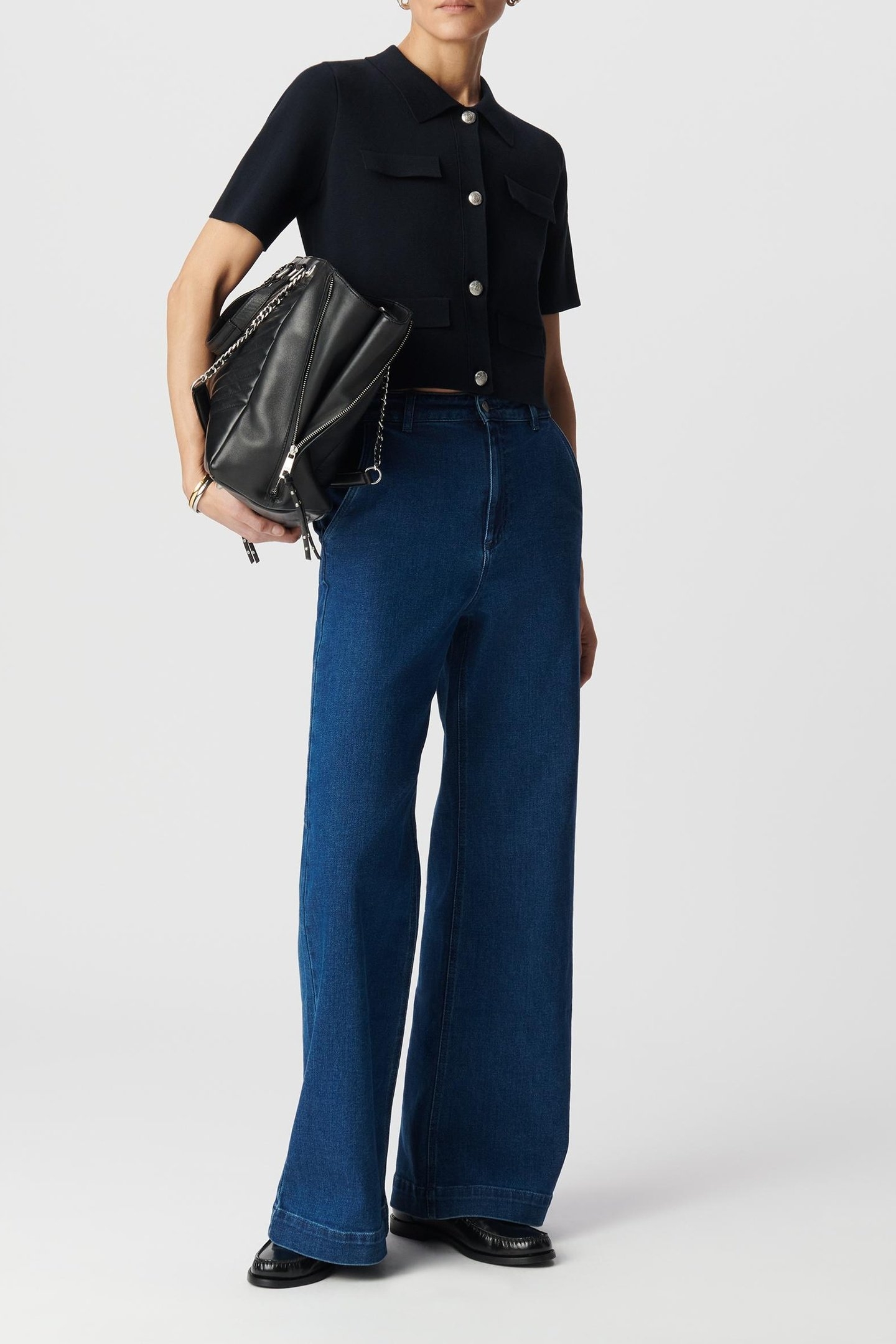 SHORT NAVY KNITTED CARDIGAN WITH ENGRAVED BUTTONS 1