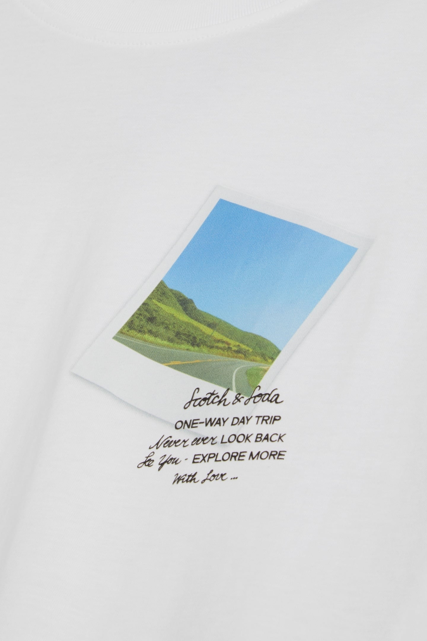 GRAPHIC TEE BRIGHT WHITE 4