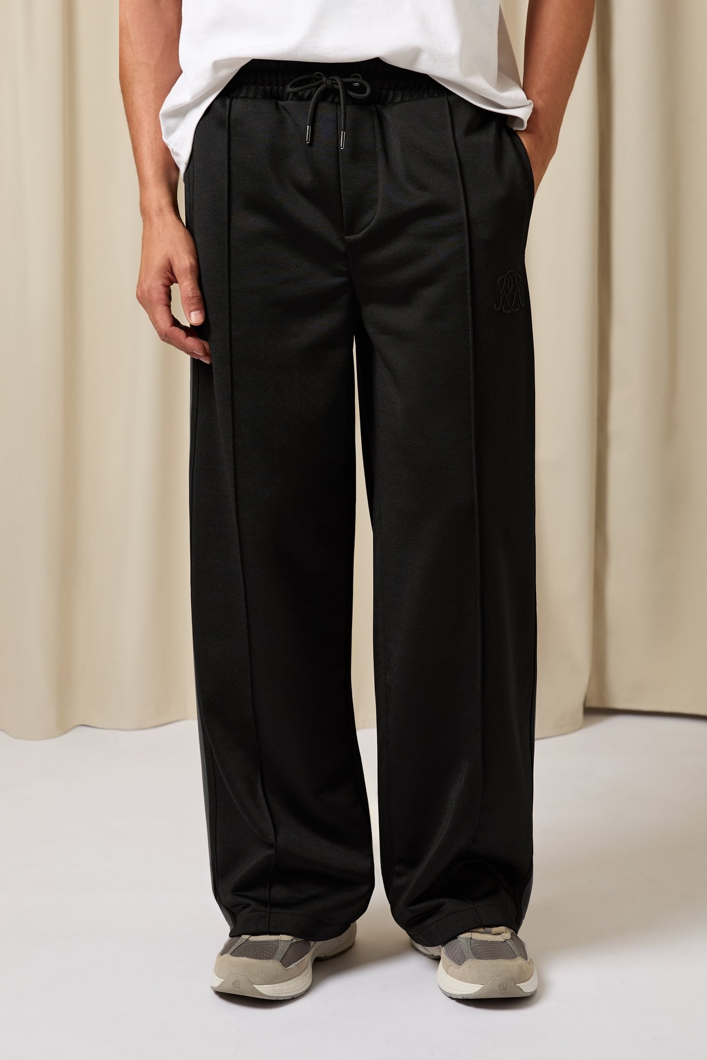 DRAWSTRING WIDE LEG JOGGERS BLACK 1