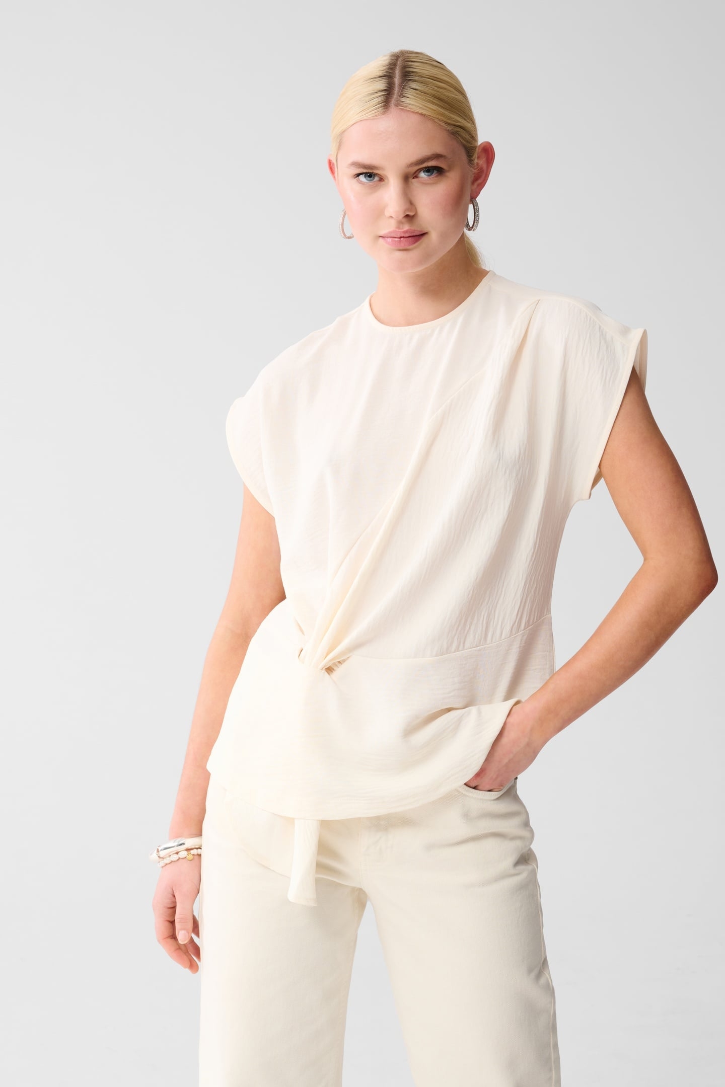LA-SBTWIST KNOTTED TOP OFFWHITE 1