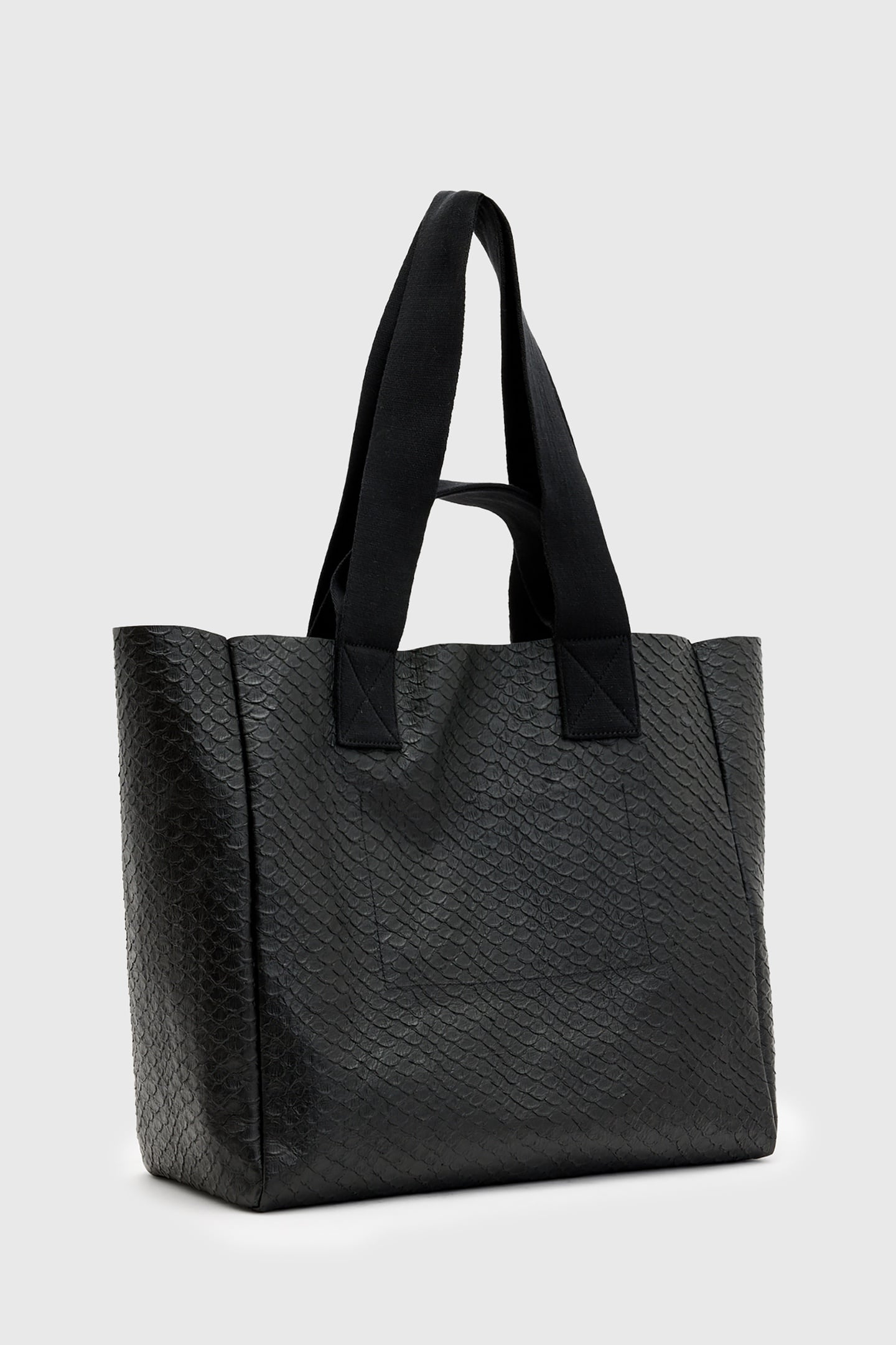 IZZY E/W SNAKE TOTE BLACK 1