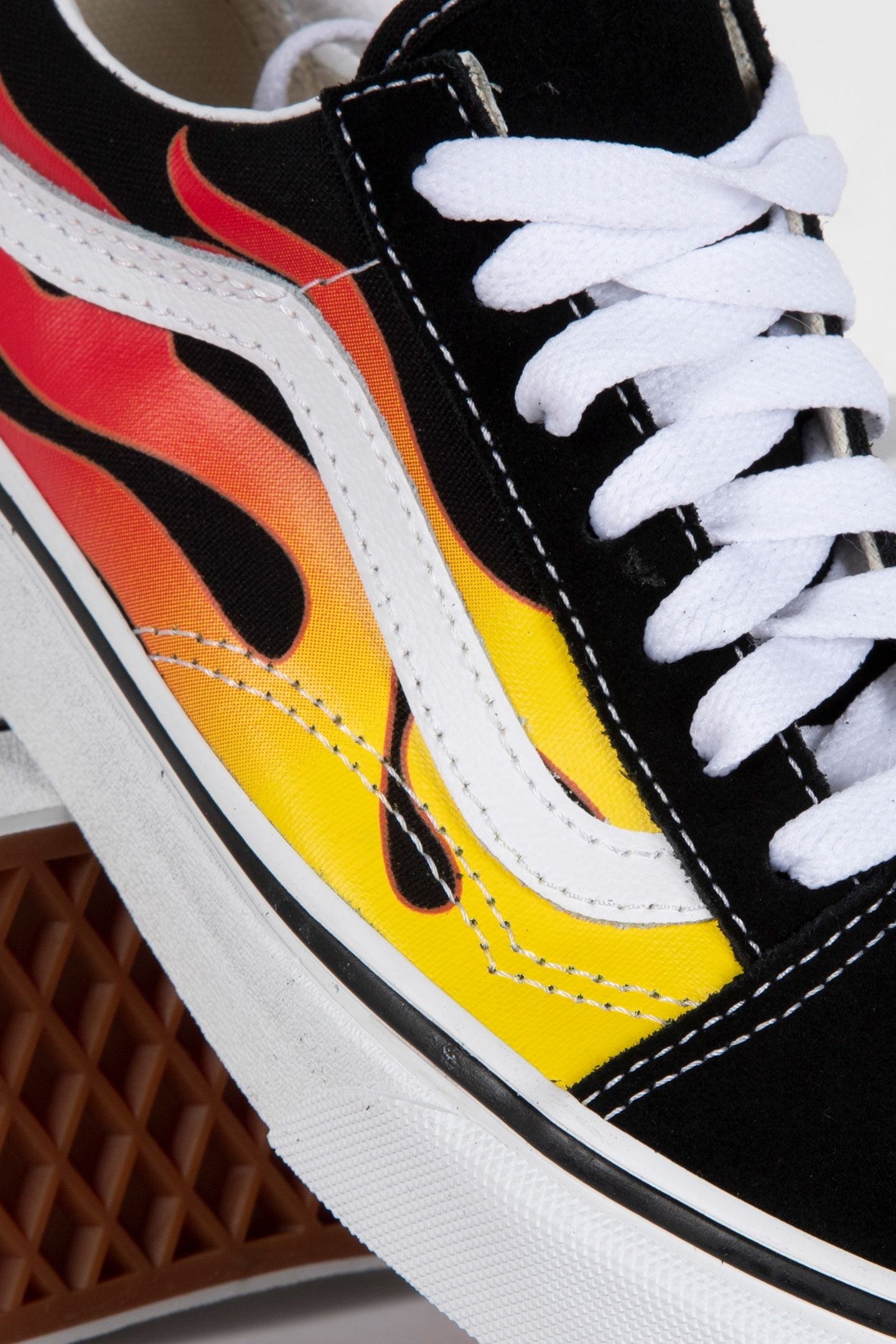 UNISEX OLD SKOOL FLAME BLACK/WHITE 4