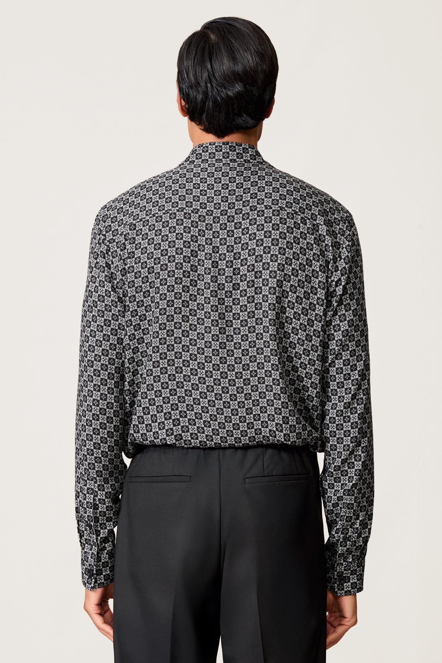 LS MEDALLION PRINTED SHIRT BLACK 3