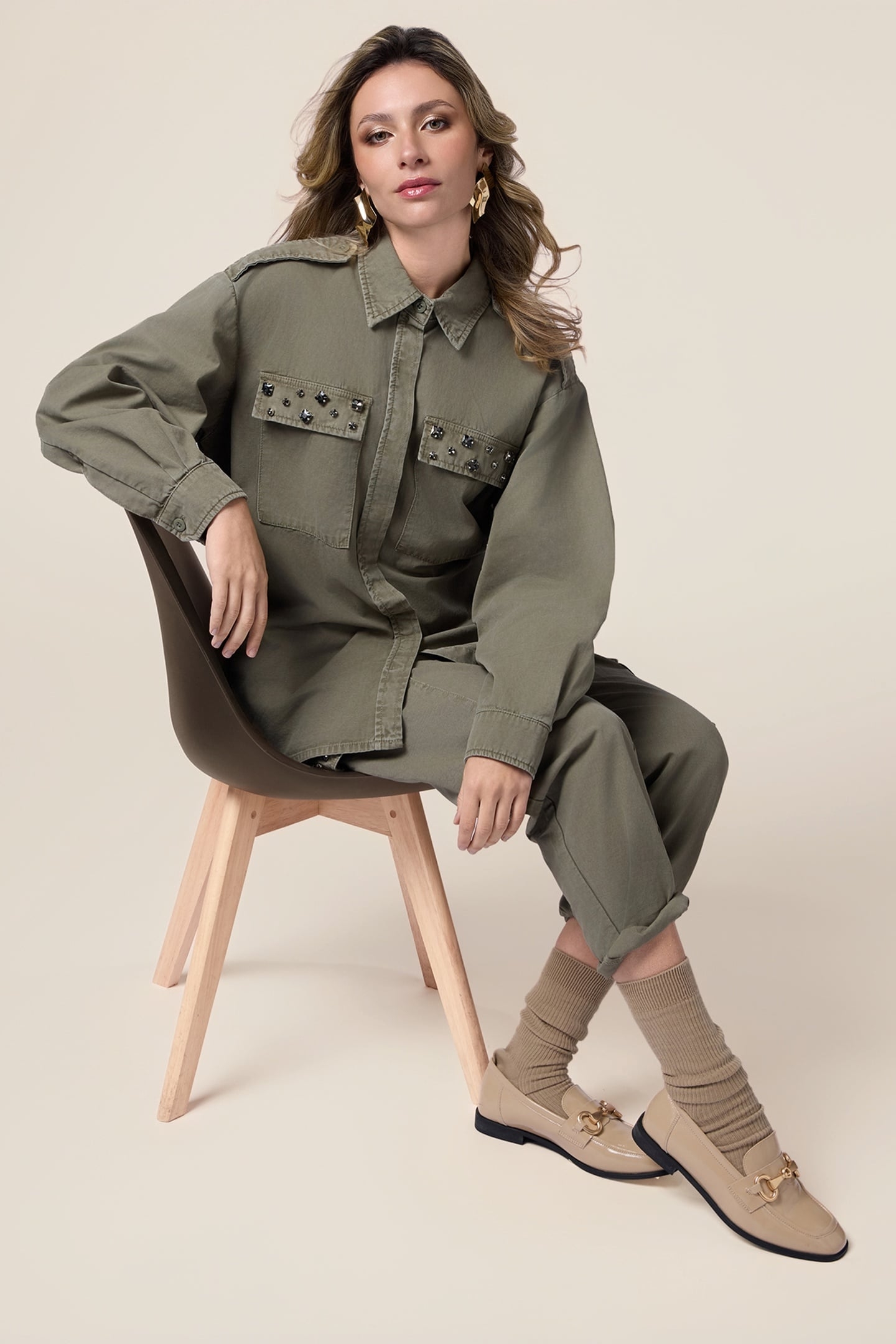 OVERSIZED SHIRT WITH APPLIQUÉS MILITARY GREEN 5